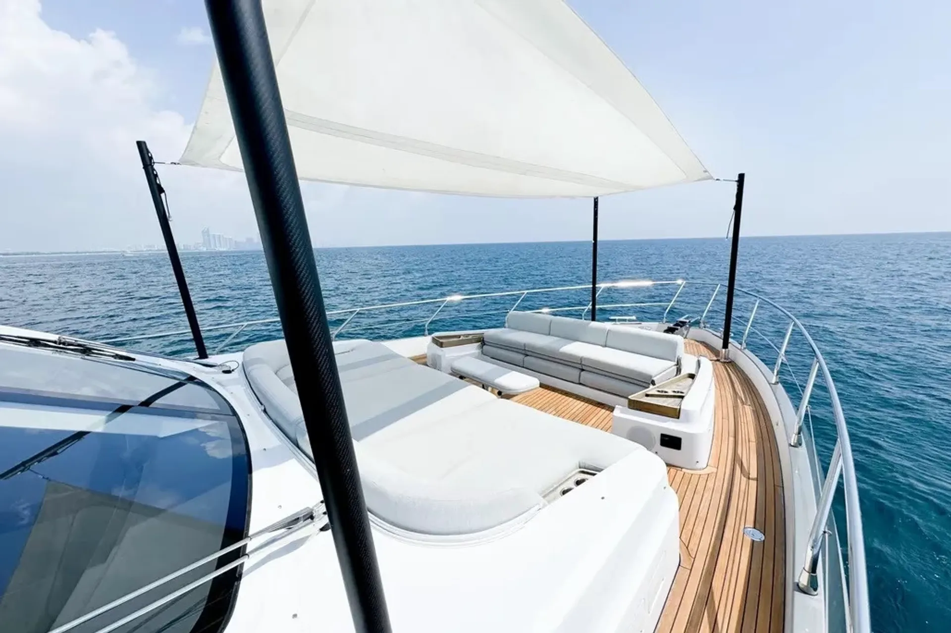 Azimut 68  flybridge MY 2023 in Miami Beach, FL — photo 7
