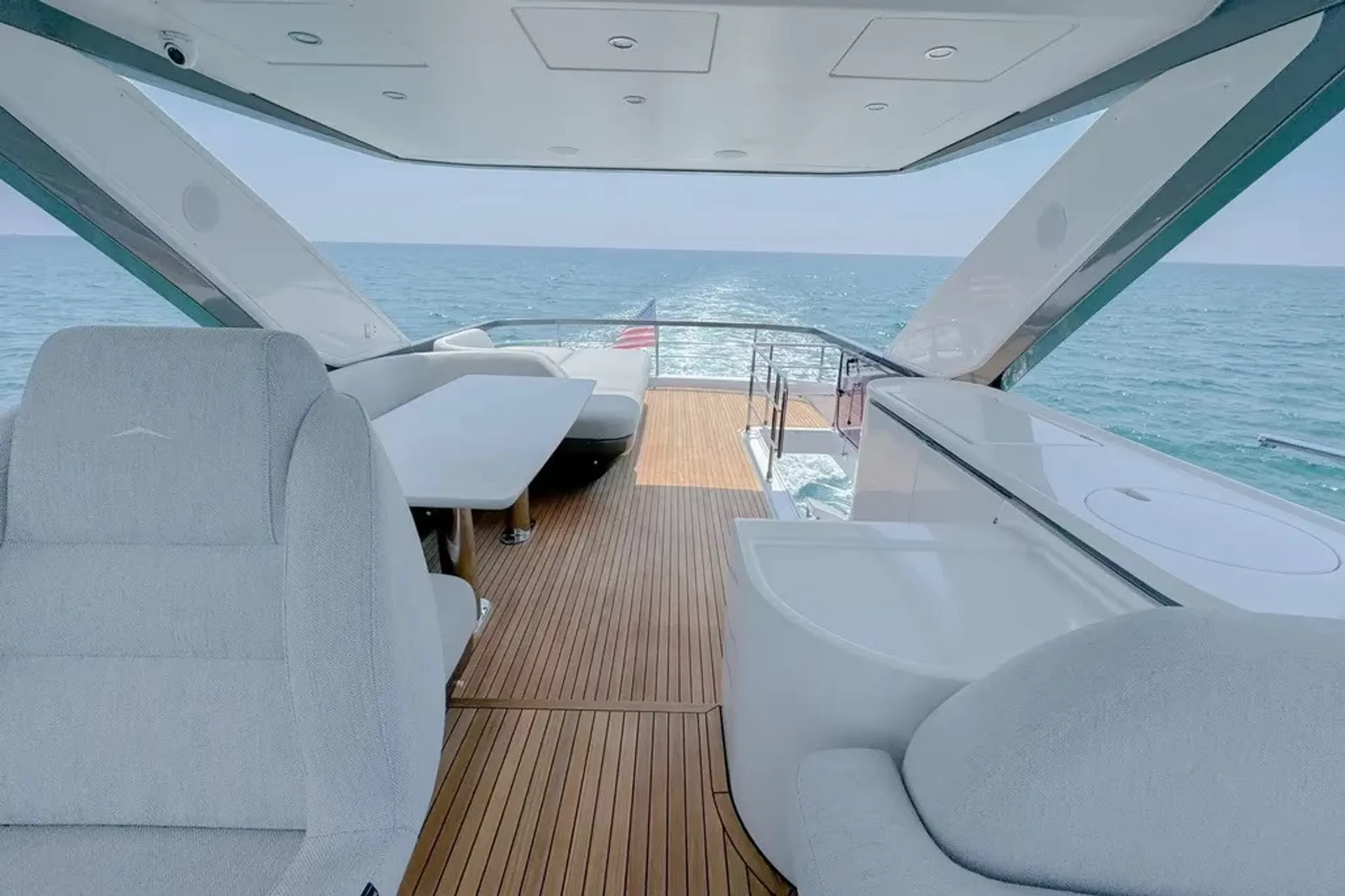 Azimut 68  flybridge MY 2023 in Miami Beach, FL — photo 9