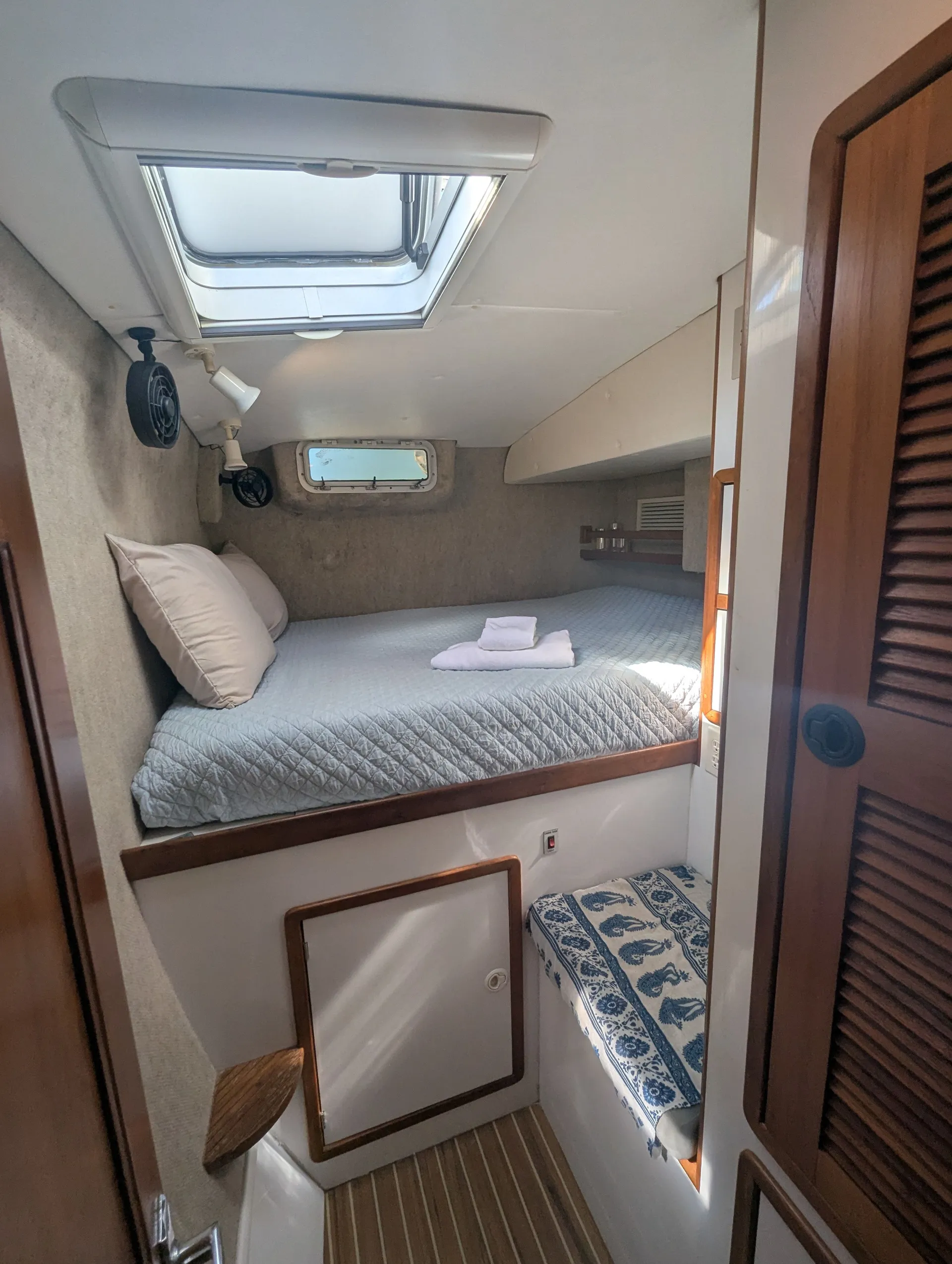 42' Exclusive Yacht Adventure Snorkeling, Sandbars &amp; Water Activities
