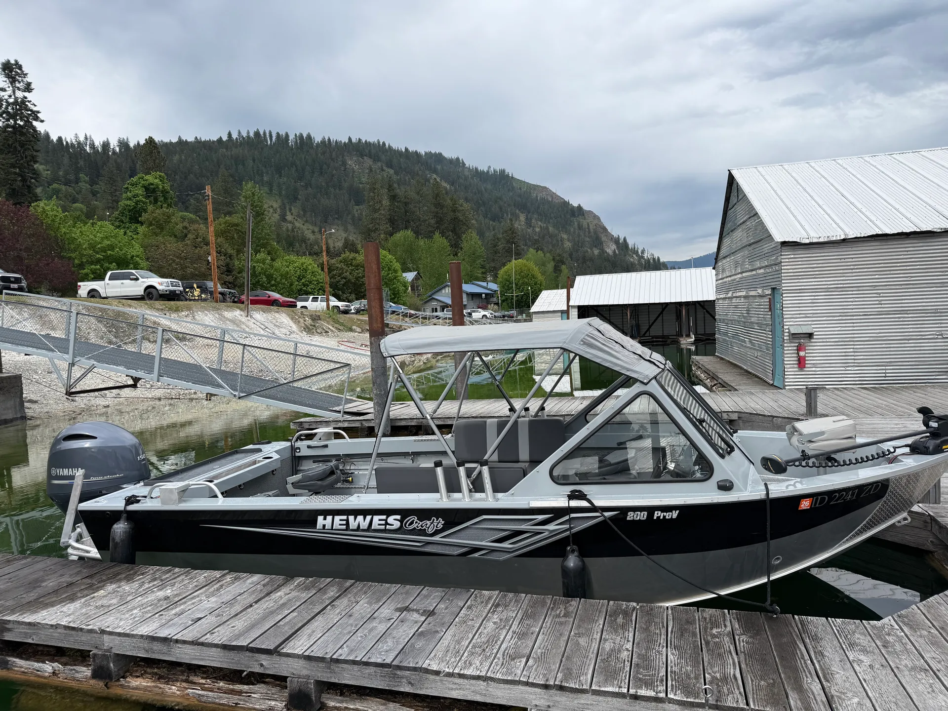 Hewes 200 PROV ET in Bayview, ID