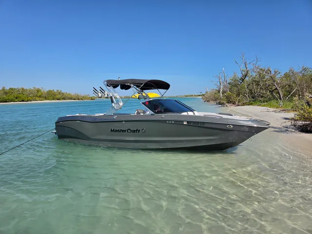 Rent a Mastercraft Boats ski and wakeboard in Nokomis, FL near me