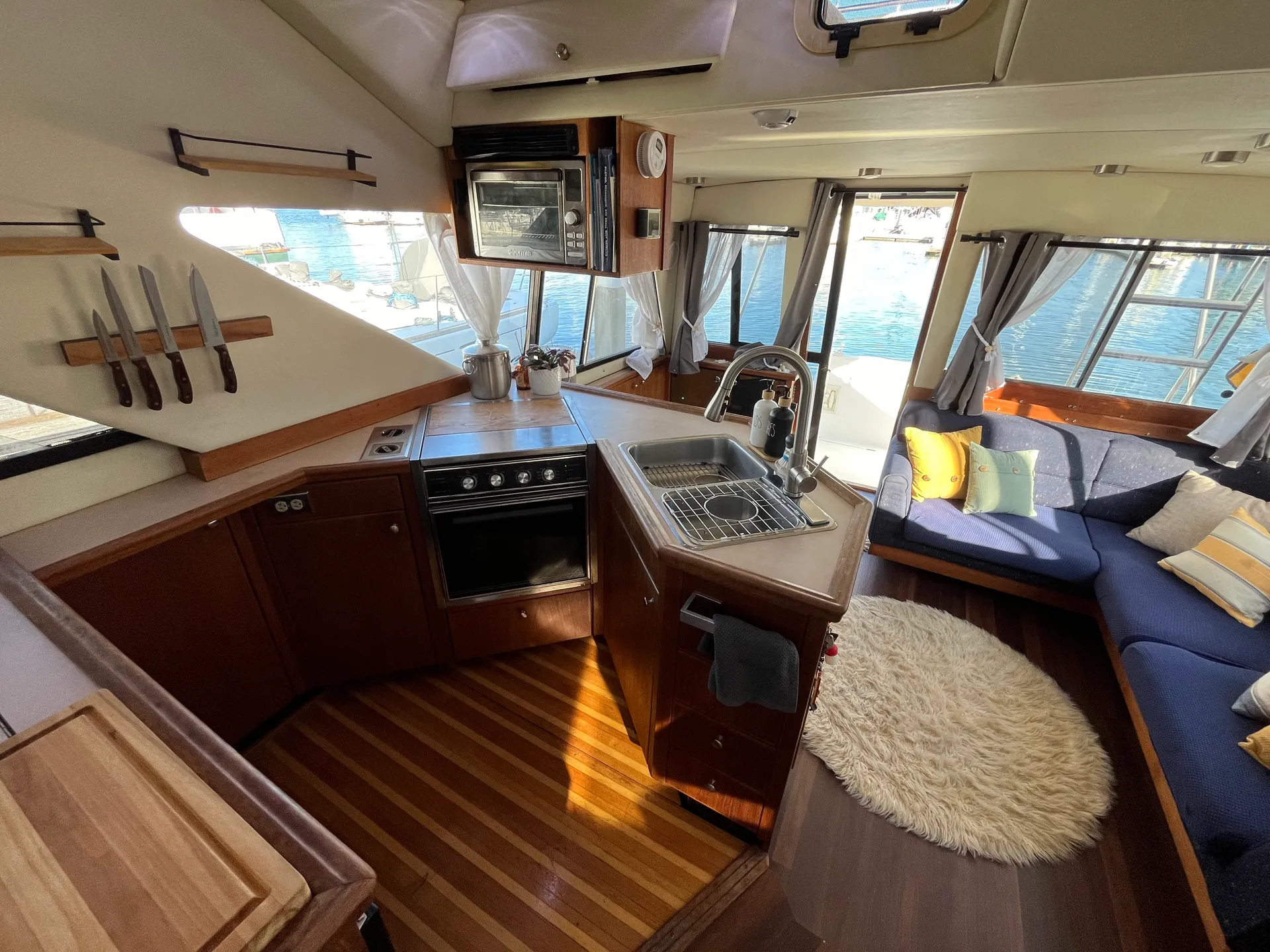 BAYLINER 3988 COMMAND BRIDGE in Alameda, CA — photo 5