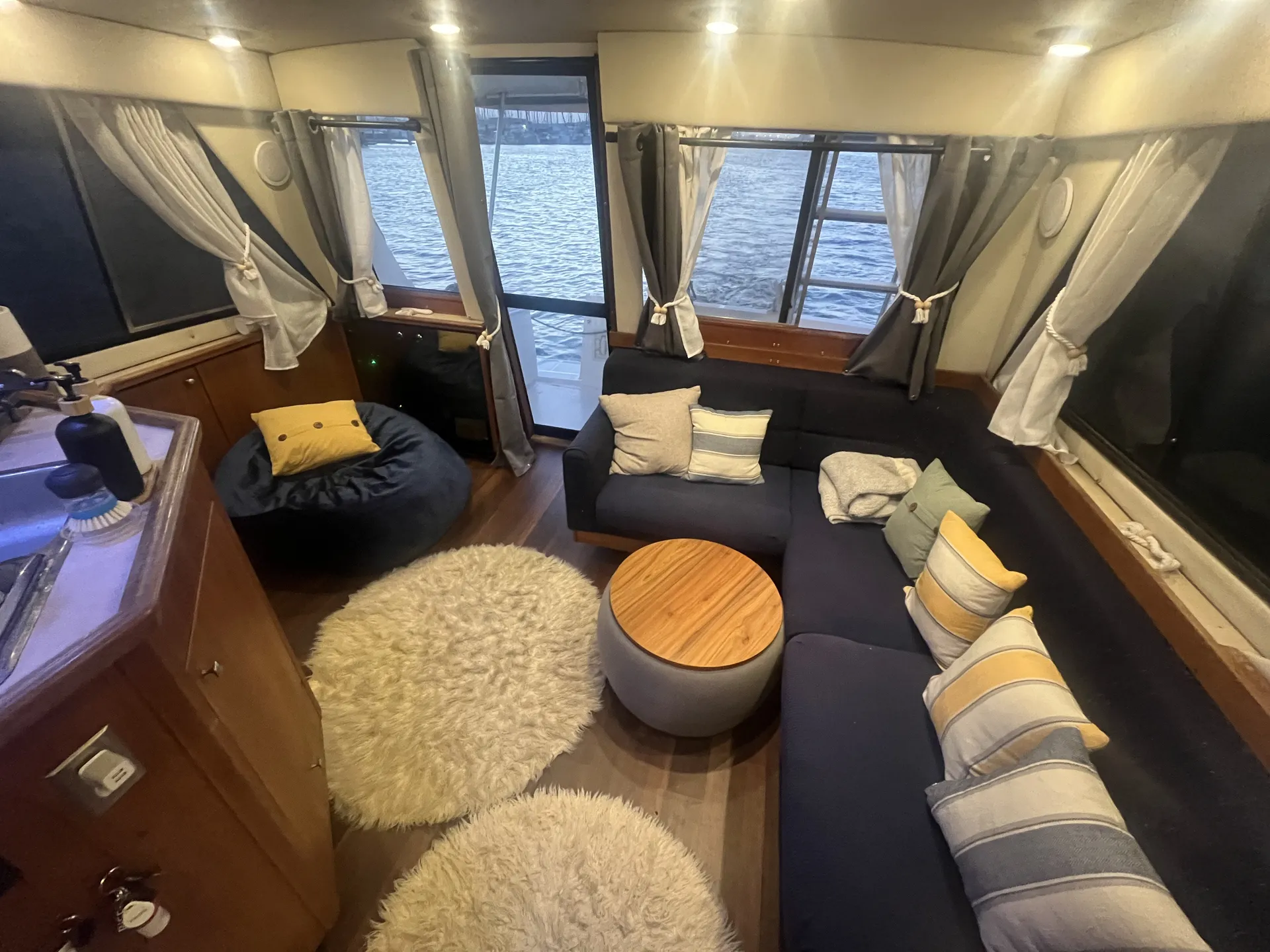 BAYLINER 3988 COMMAND BRIDGE in Alameda, CA — photo 2