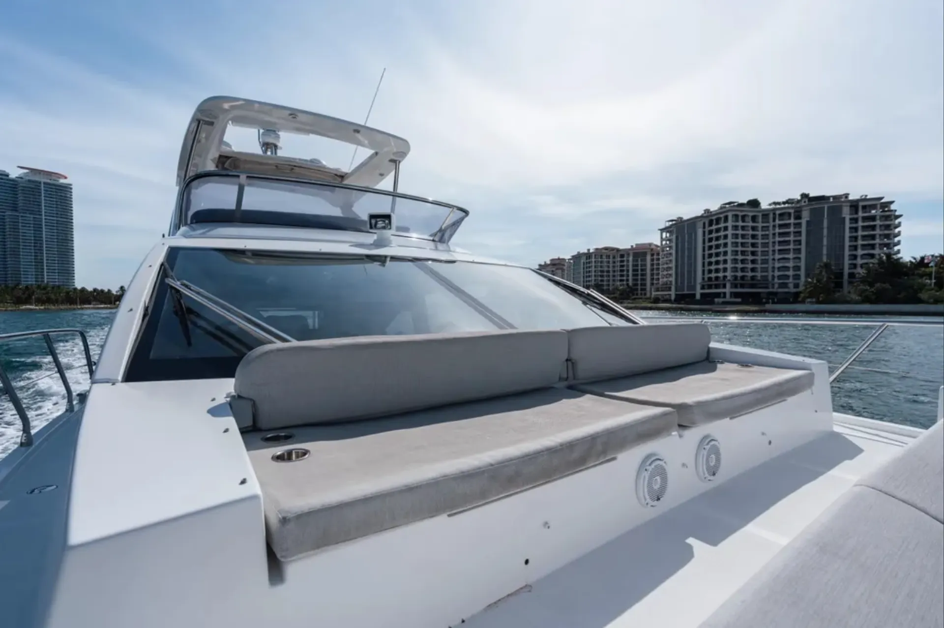 Azimut 50 fly in Miami Beach, FL — photo 6