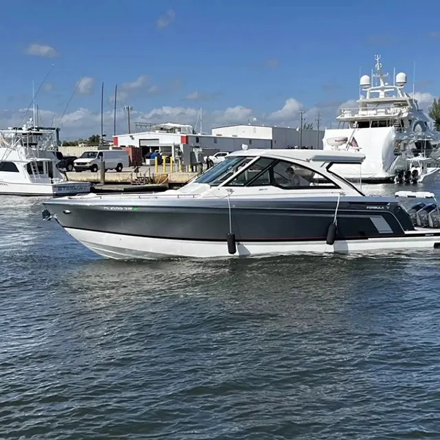 Rent a FORMULA BY THUNDERBIRD cruiser in Fort Pierce, FL near me
