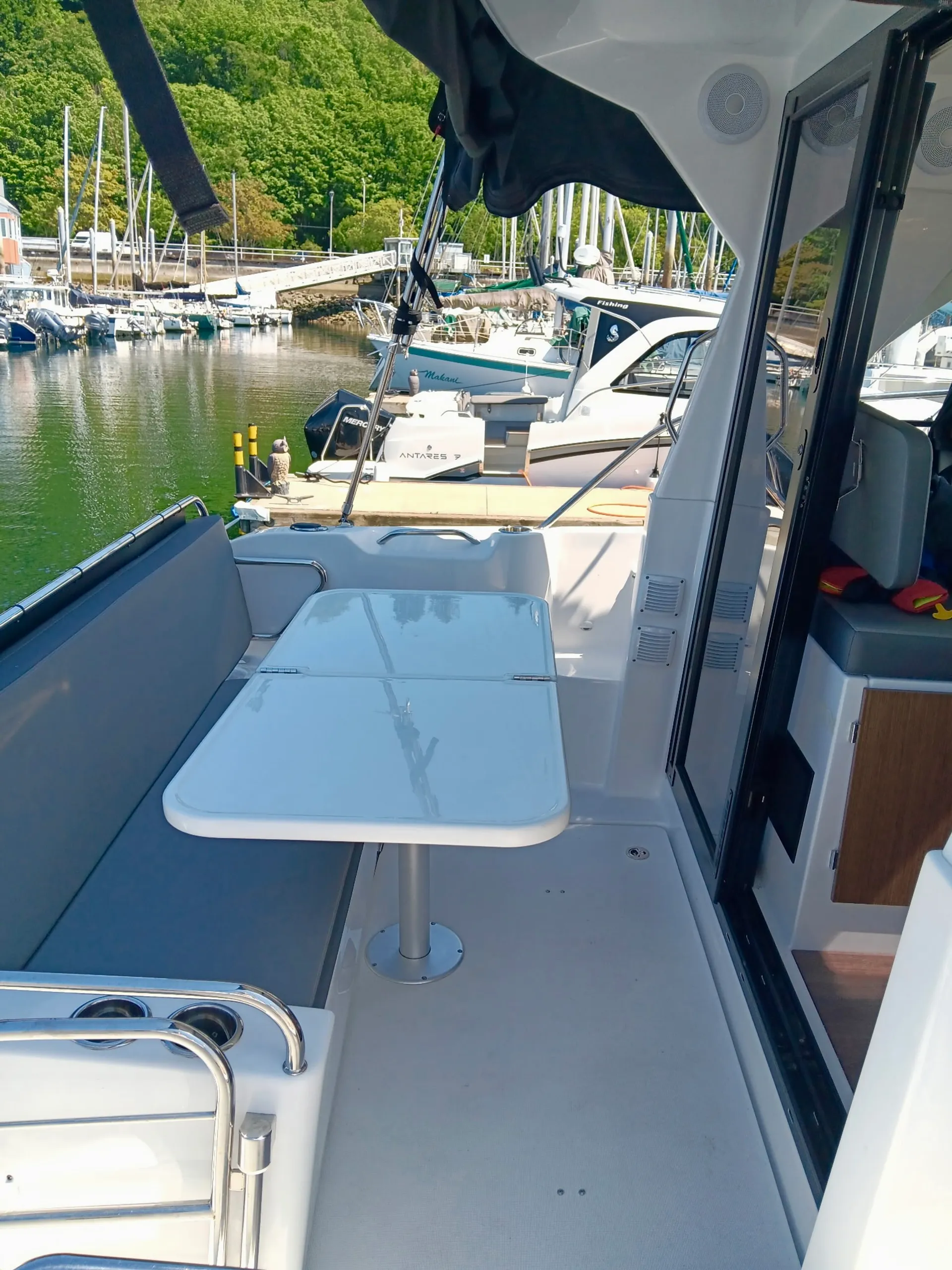 Luxury captained Beneteau Antares 9 | Seattle and Puget Sound
