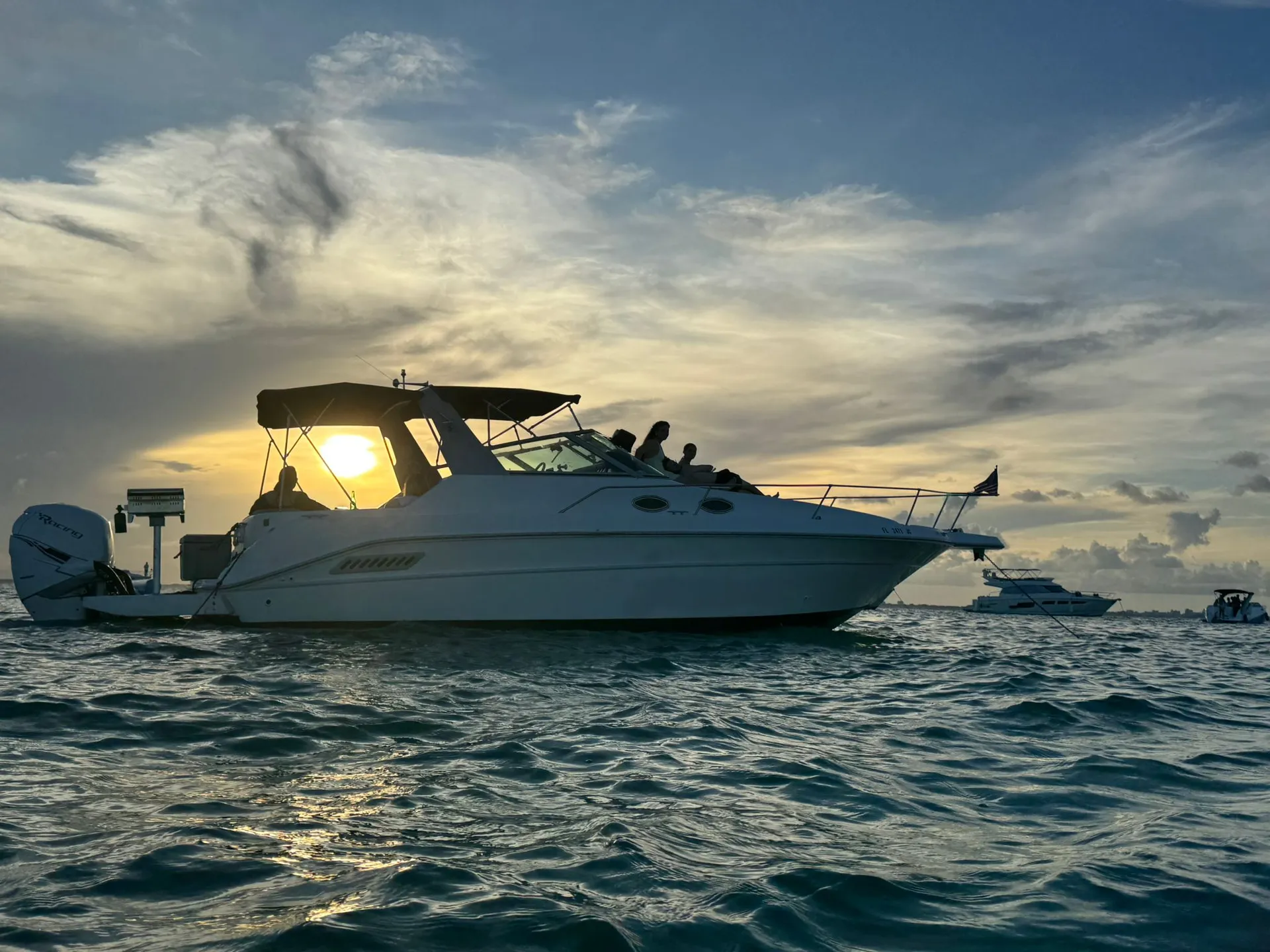 Beautiful private boat tour at stunning waters of Biscayne Bay!