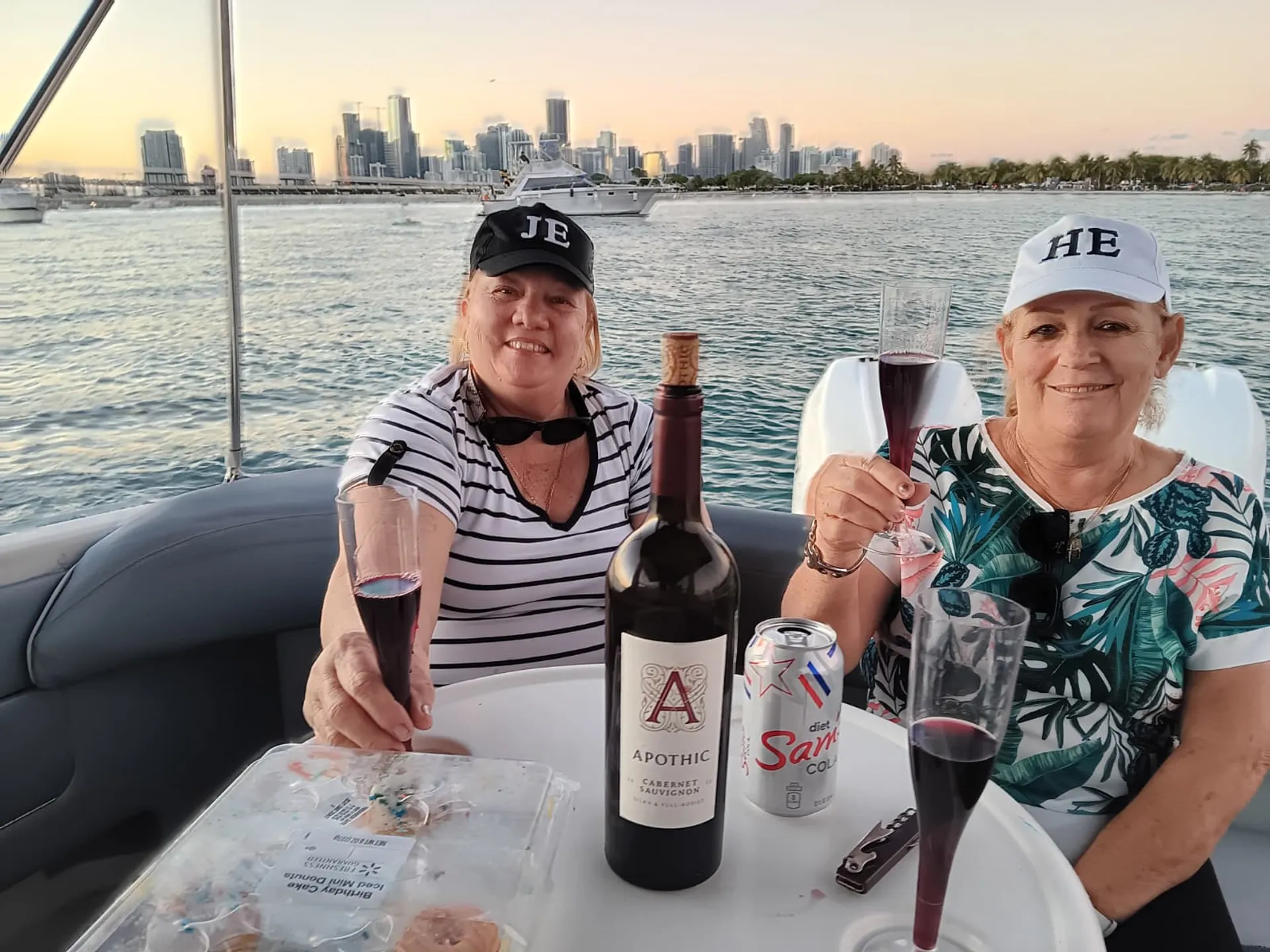 Beautiful private boat tour at stunning waters of Biscayne Bay!