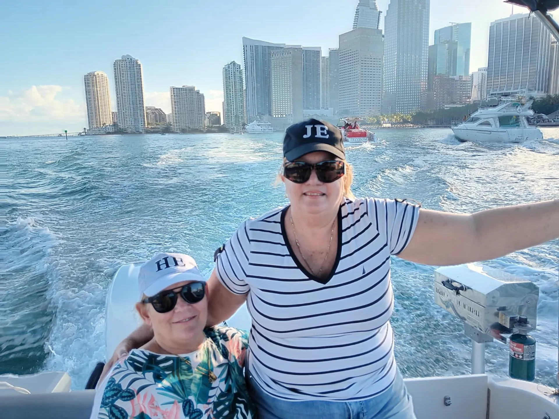 Beautiful private boat tour at stunning waters of Biscayne Bay!