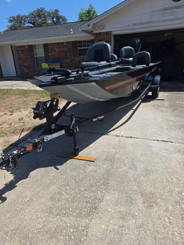 Rent a TRACKER BY TRACKER MARINE bass boat in Navarre, FL near me
