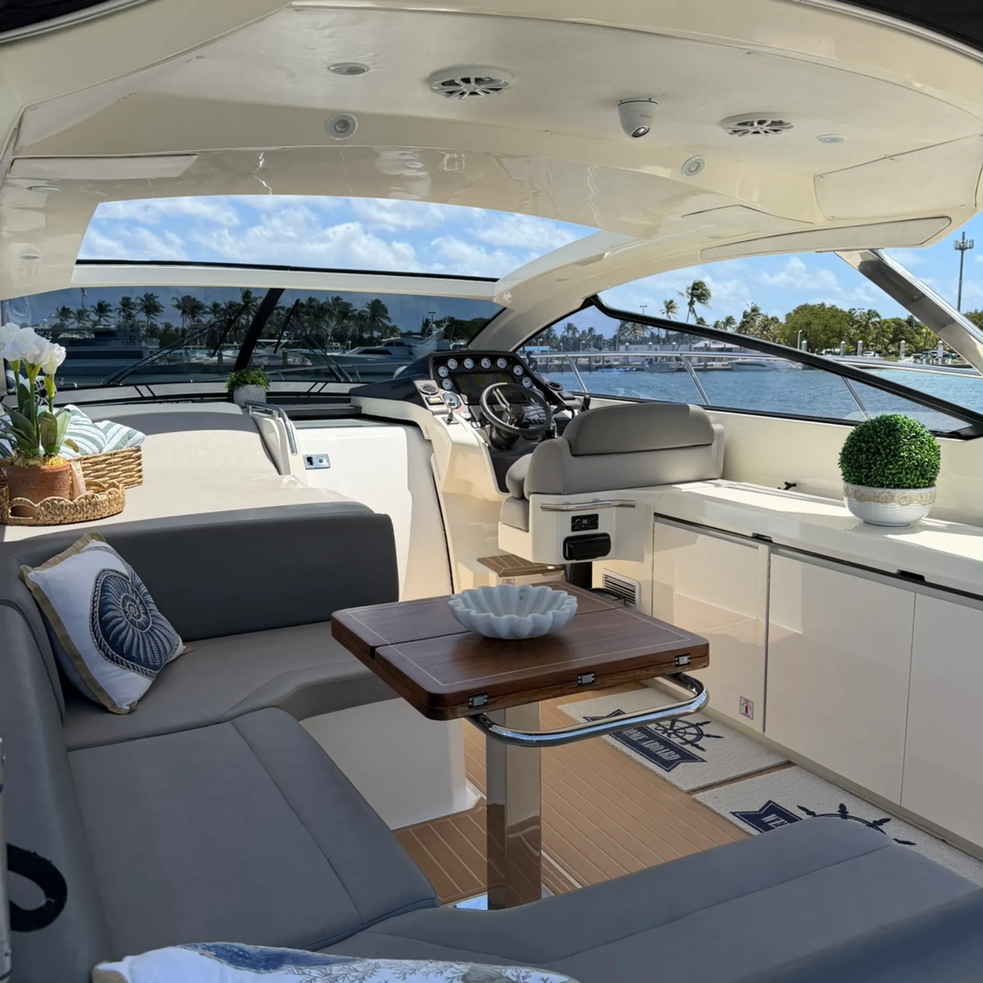 Luxury 44’ Azimut Atlantis – Miami Yacht for Parties, Tours &amp; VIP Char