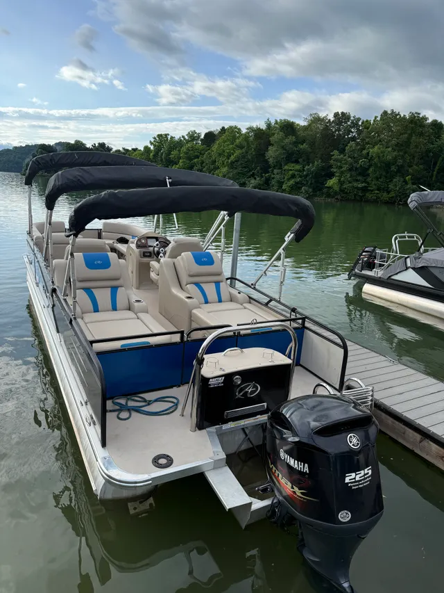 Rent a AVALON PONTOONS pontoon in Vonore, TN near me
