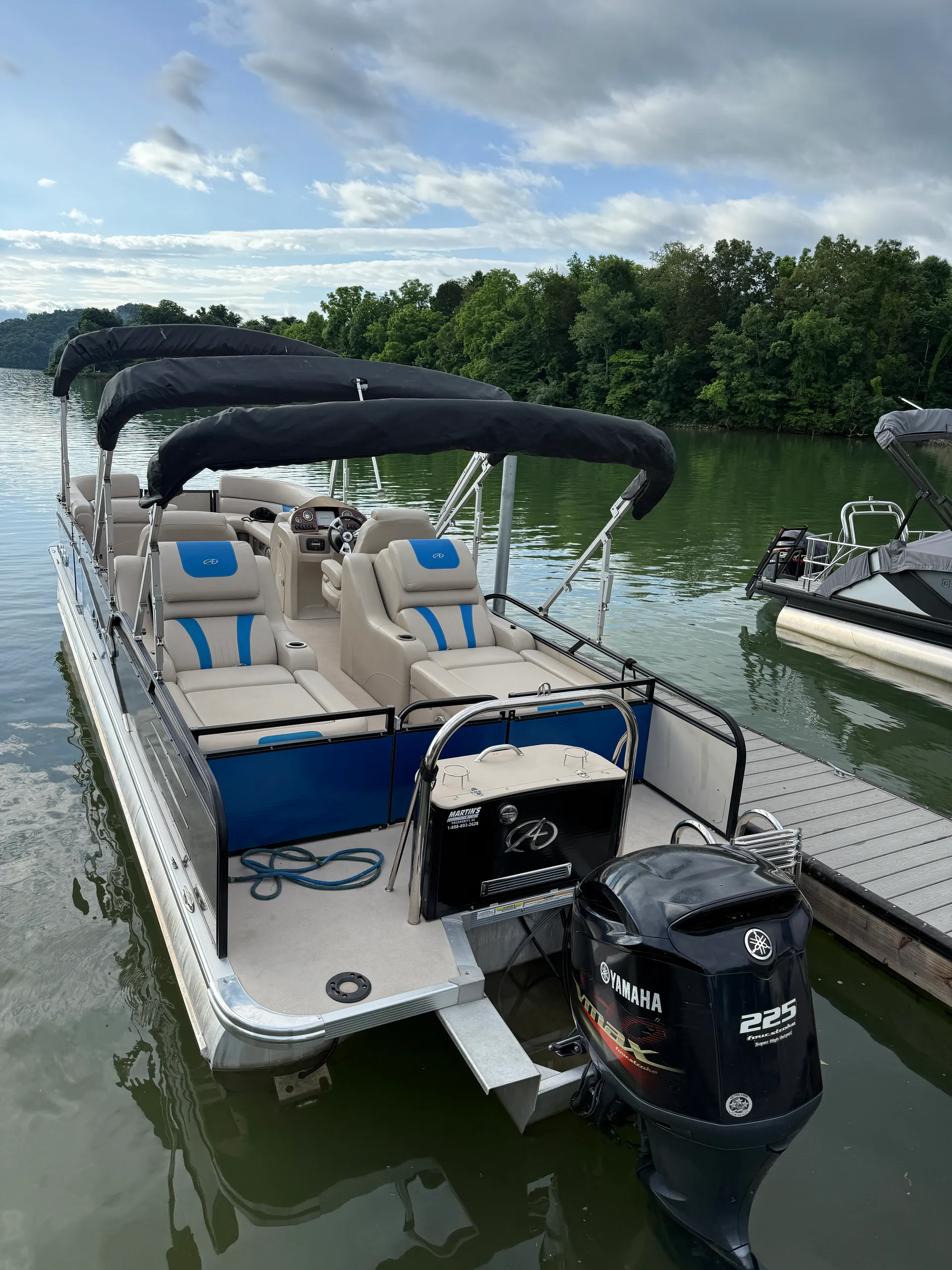 AVALON PONTOONS 27' AMBASSADOR REAR LOUNGE in Vonore, TN