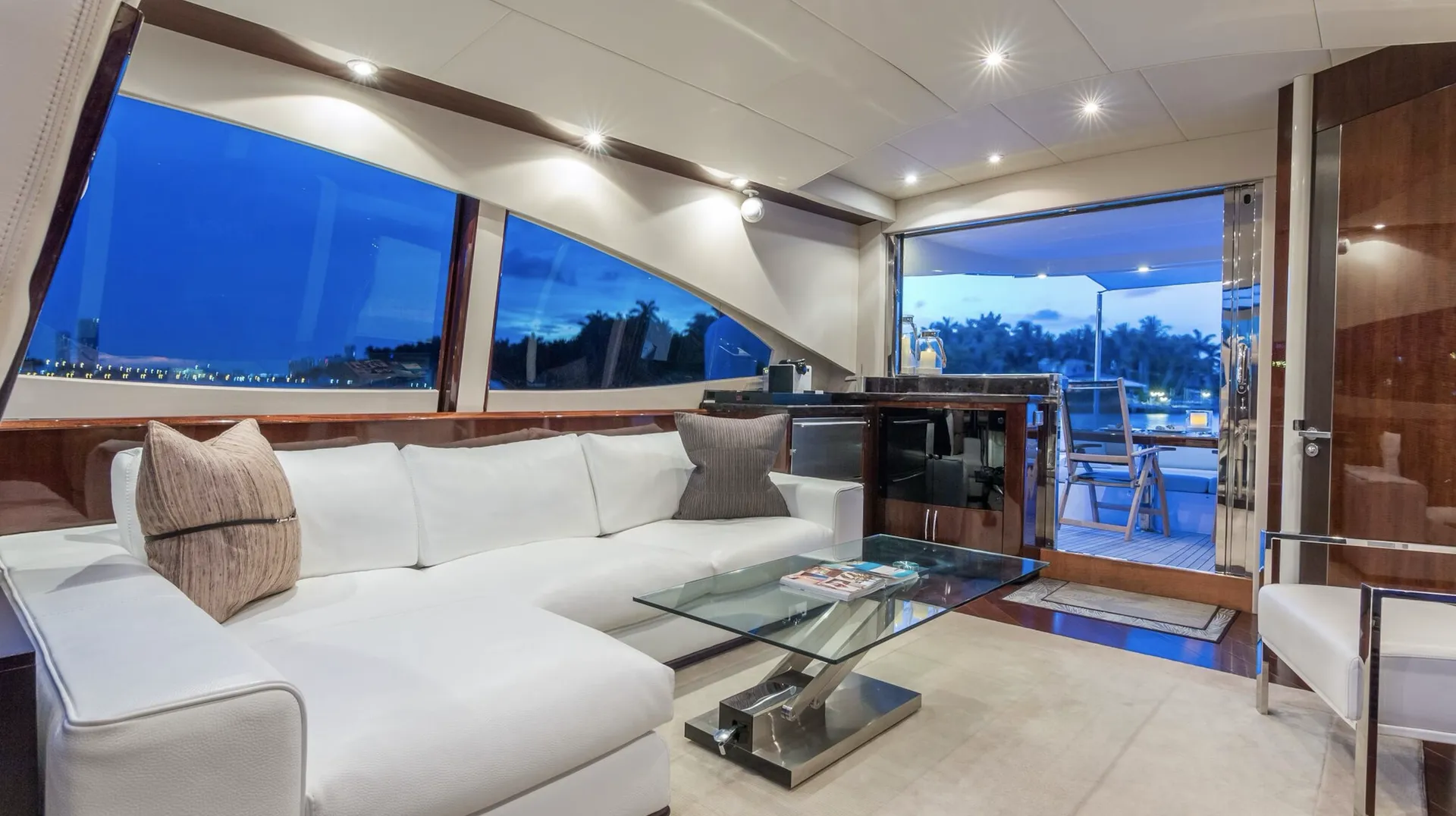 Lazzara 75 LSX in Miami Beach, FL — photo 2
