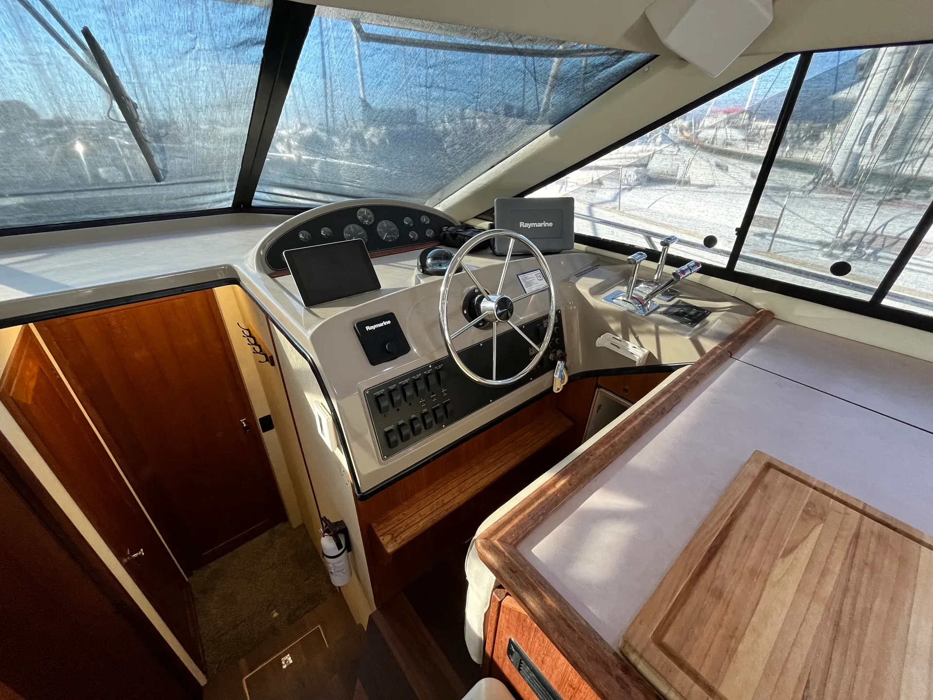 BAYLINER 3988 COMMAND BRIDGE in Alameda, CA — photo 8