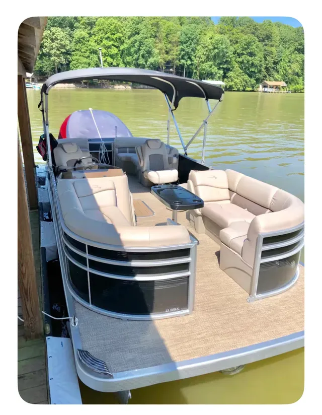 Rent a BENNINGTON MARINE pontoon in Lake Norman of Catawba, NC near me