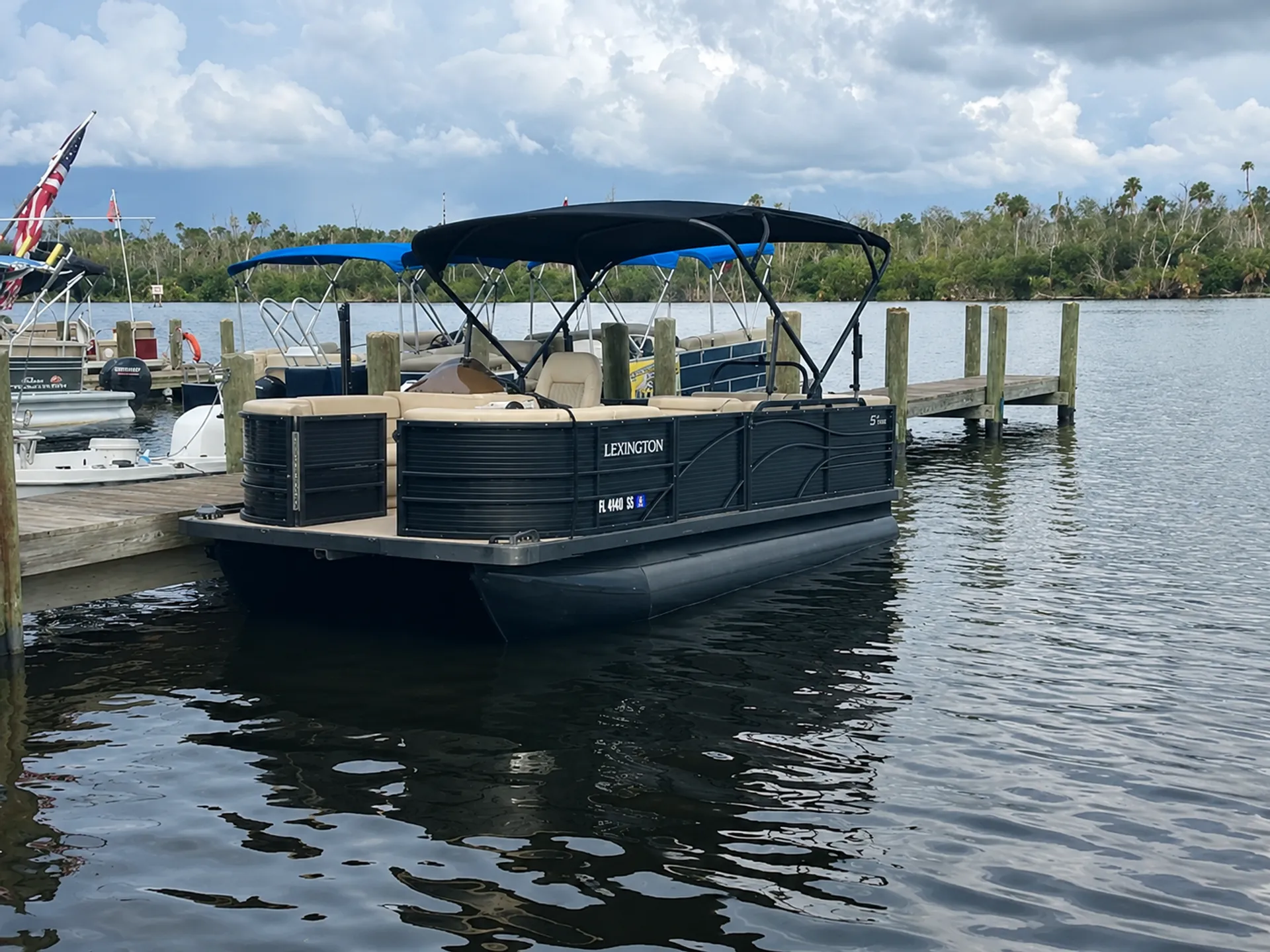 LEXINGTON PONTOONS 519 HPT in Homosassa, FL — photo 3