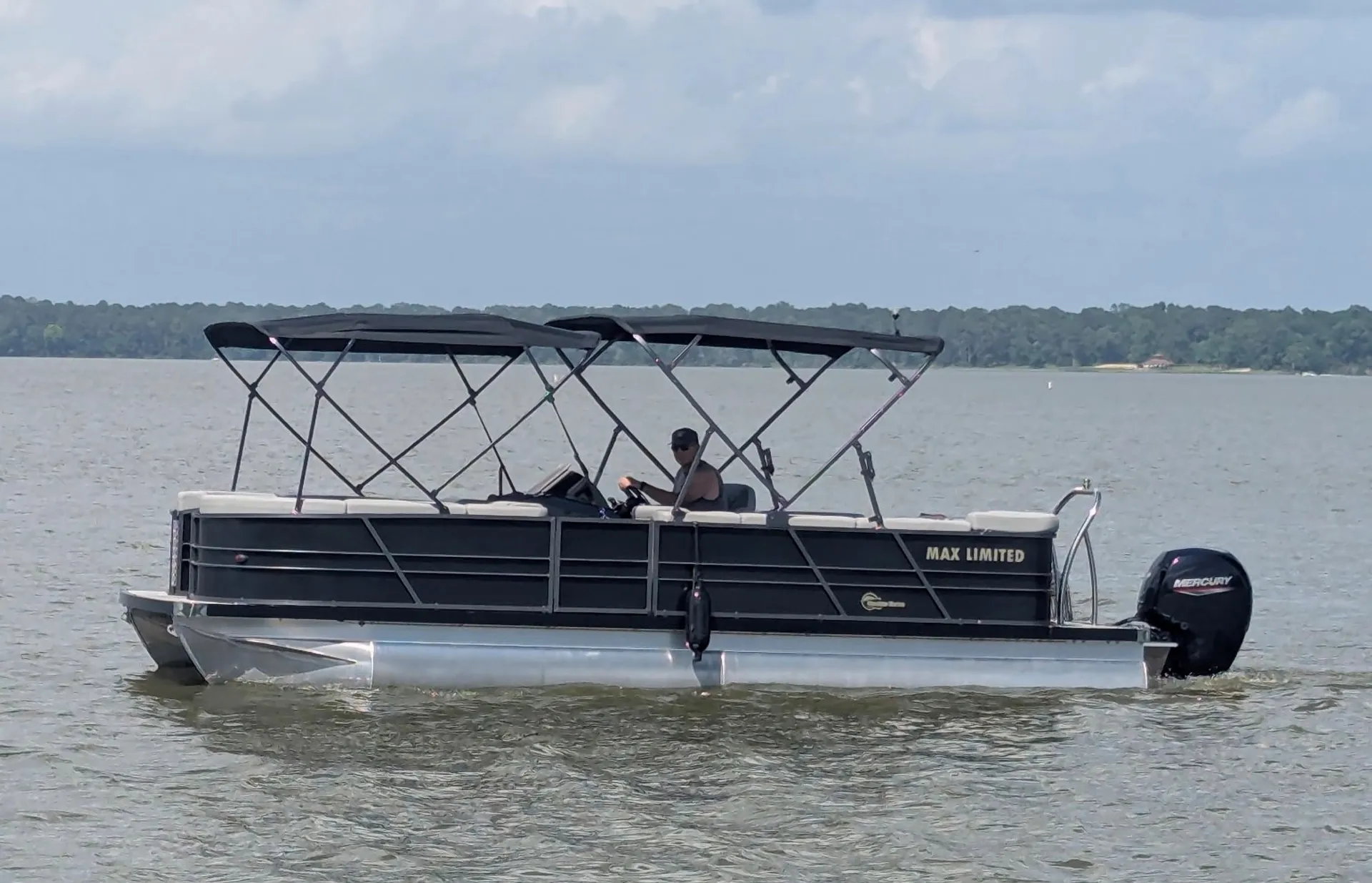 MASSIMO MARINE P-24 MAX in La Porte, TX
