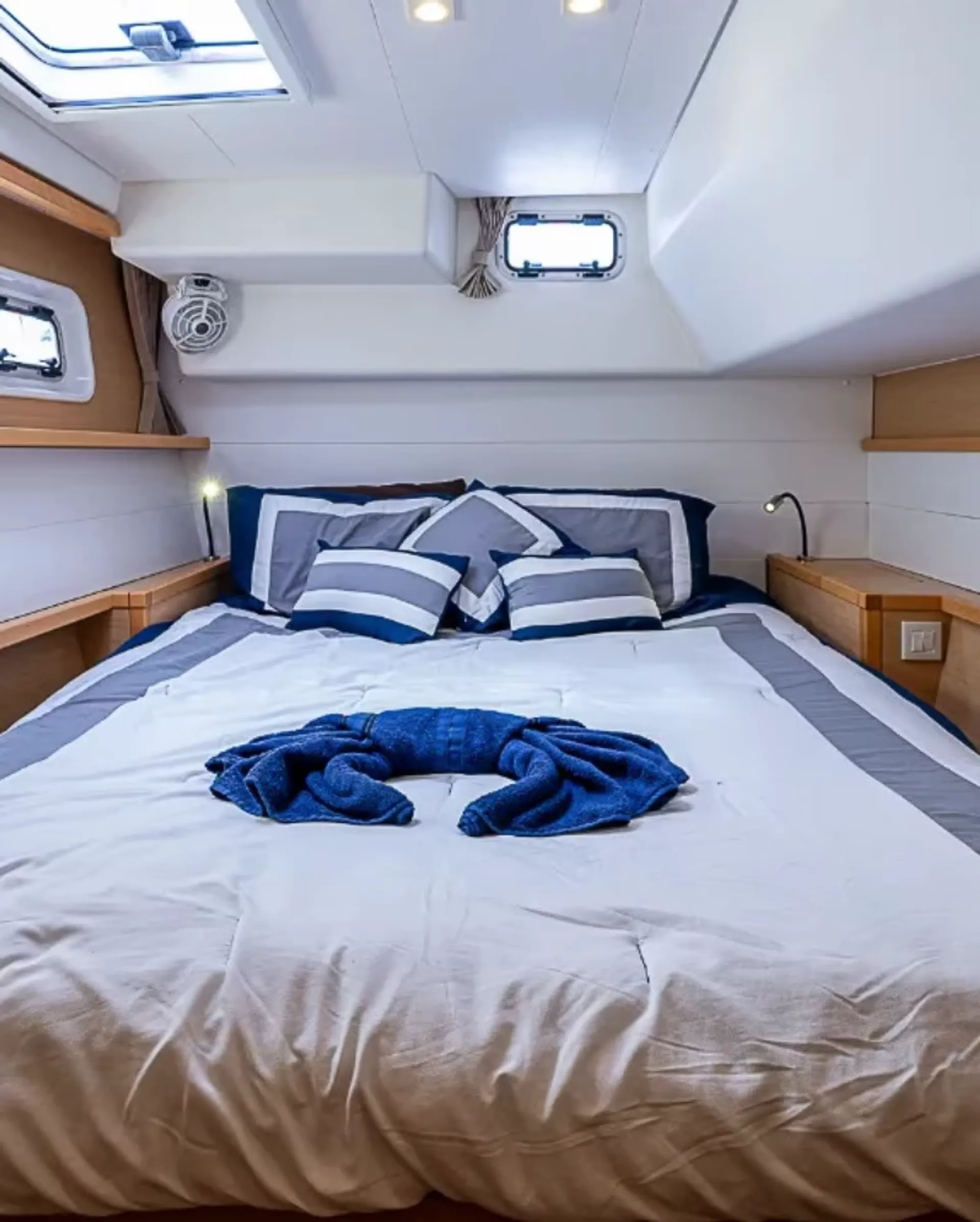 Lagoon Catamaran 450F in Key West, FL — photo 5