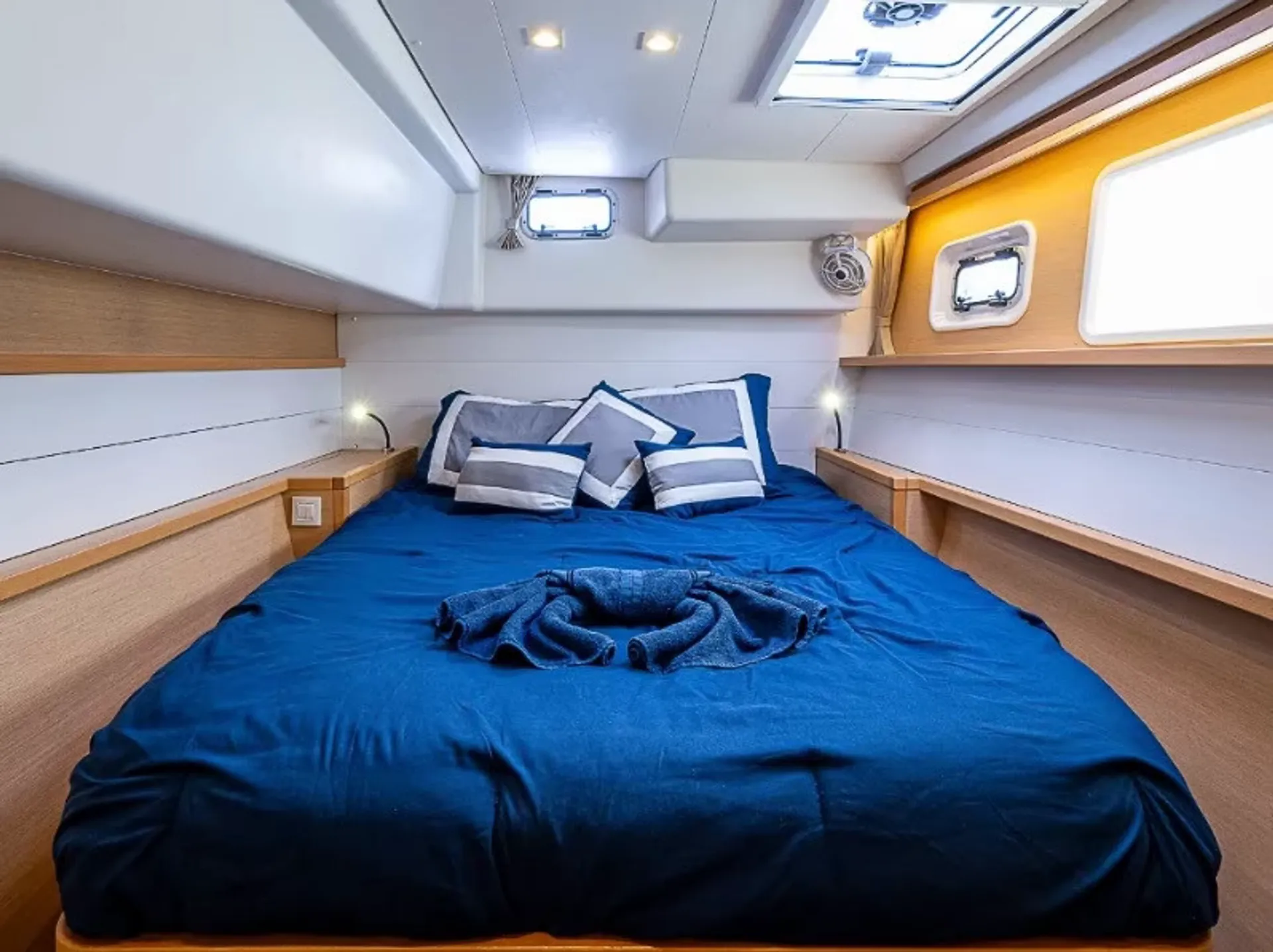Lagoon Catamaran 450F in Key West, FL — photo 8