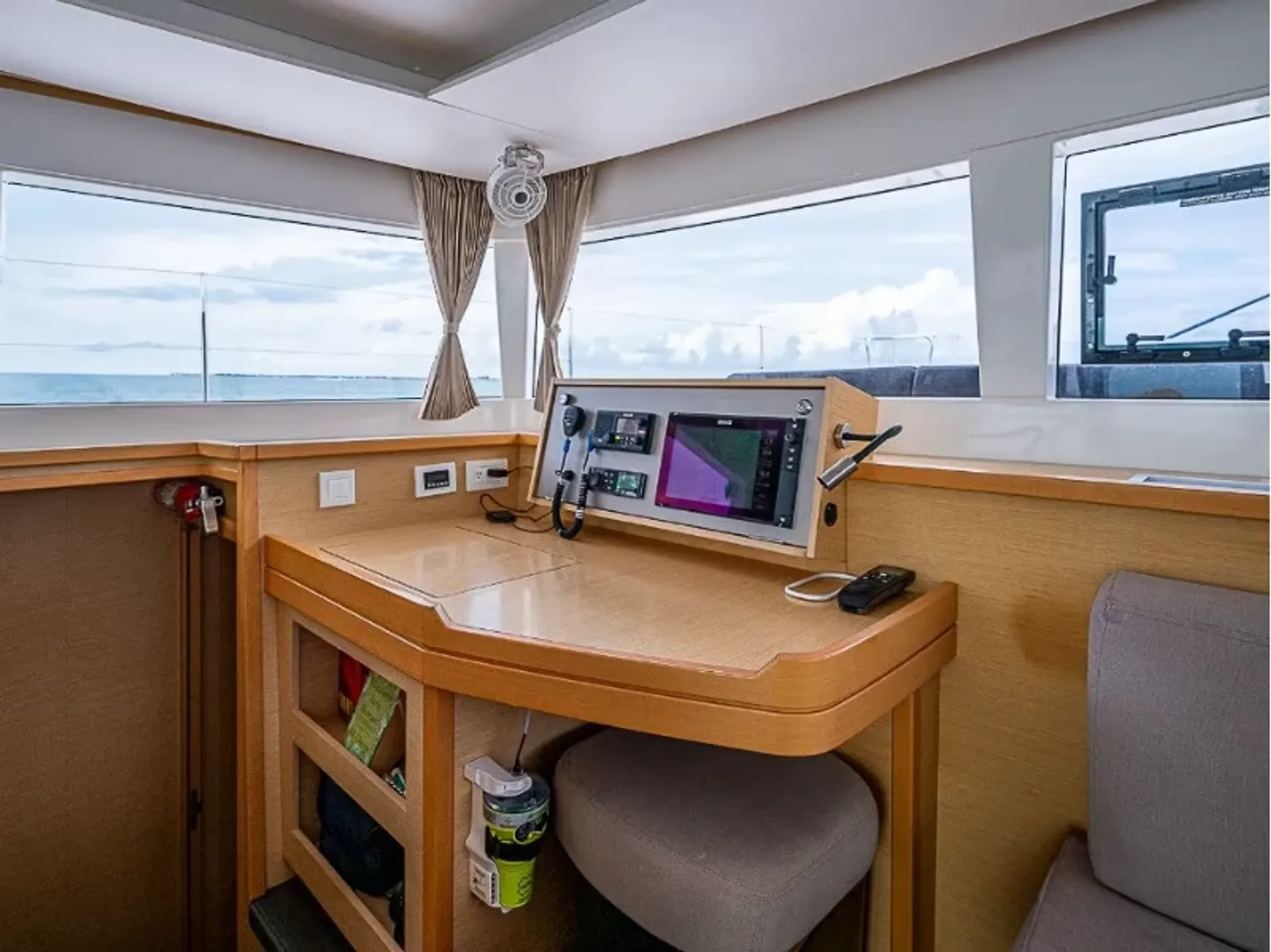 Lagoon Catamaran 450F in Key West, FL — photo 9
