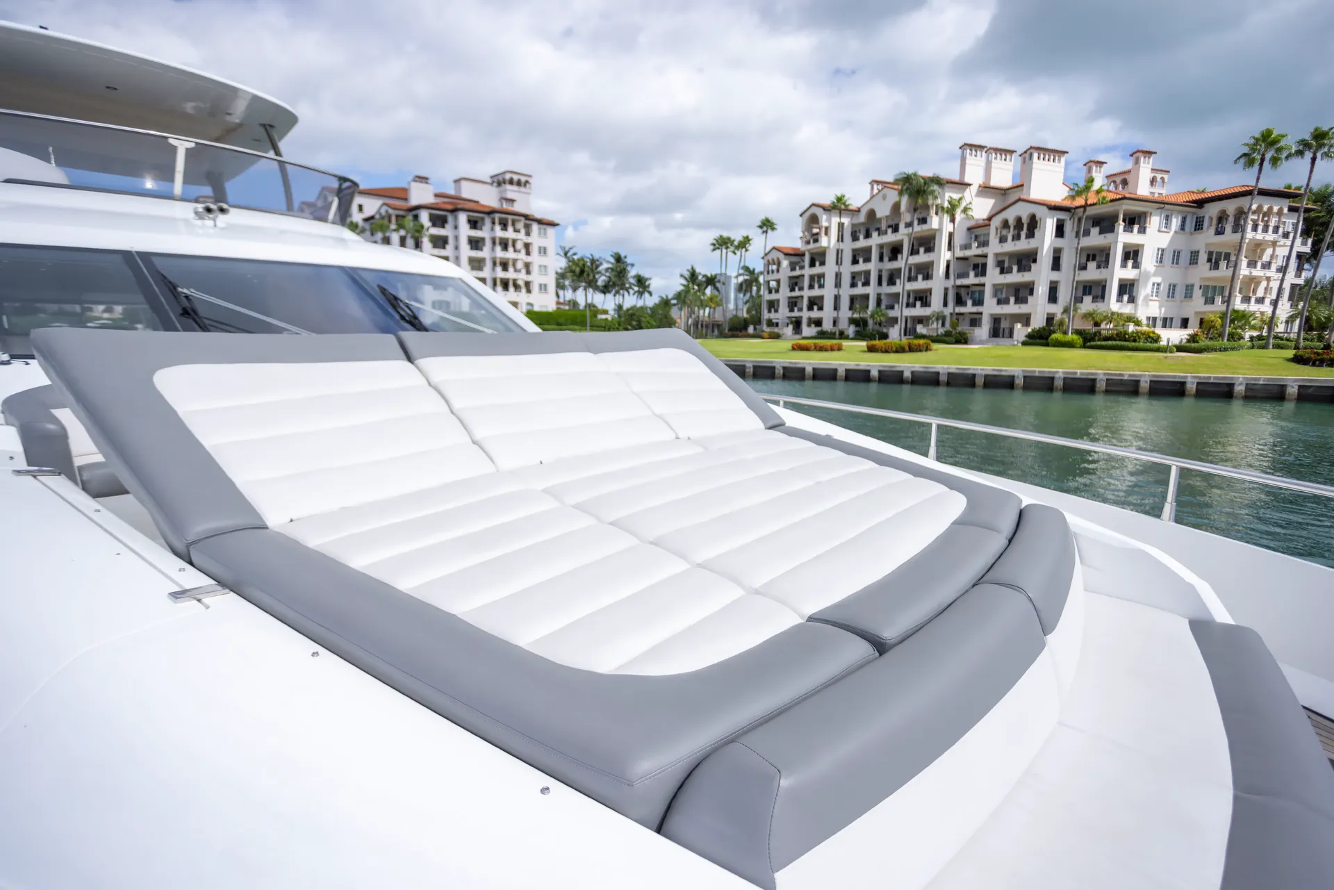 Sunseeker 80 Yacht in Miami Beach, FL — photo 5