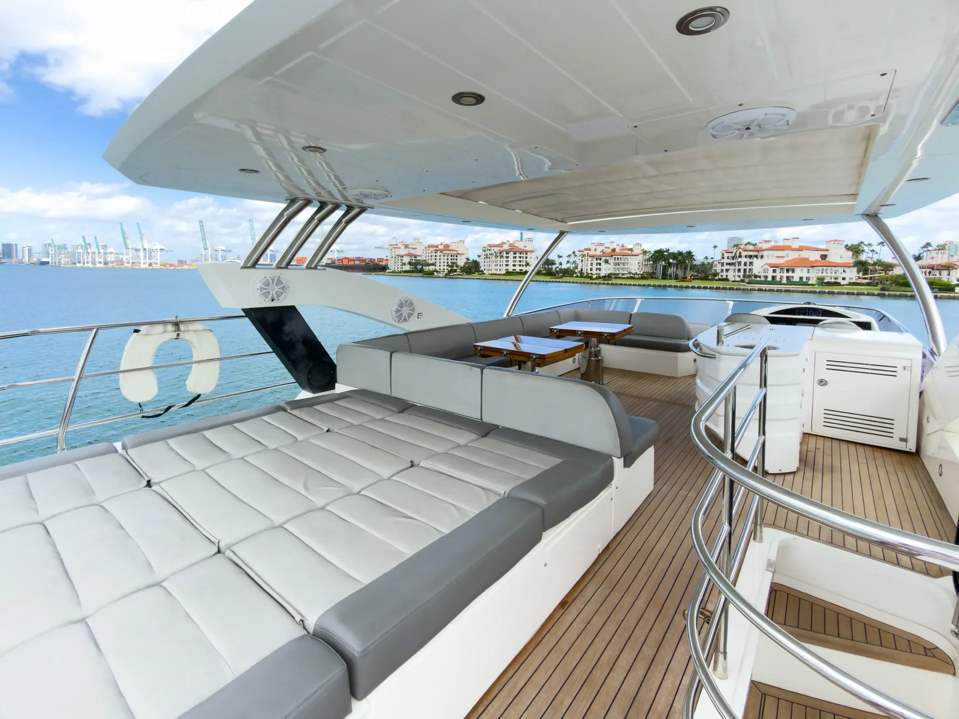 Sunseeker 80 Yacht in Miami Beach, FL — photo 6