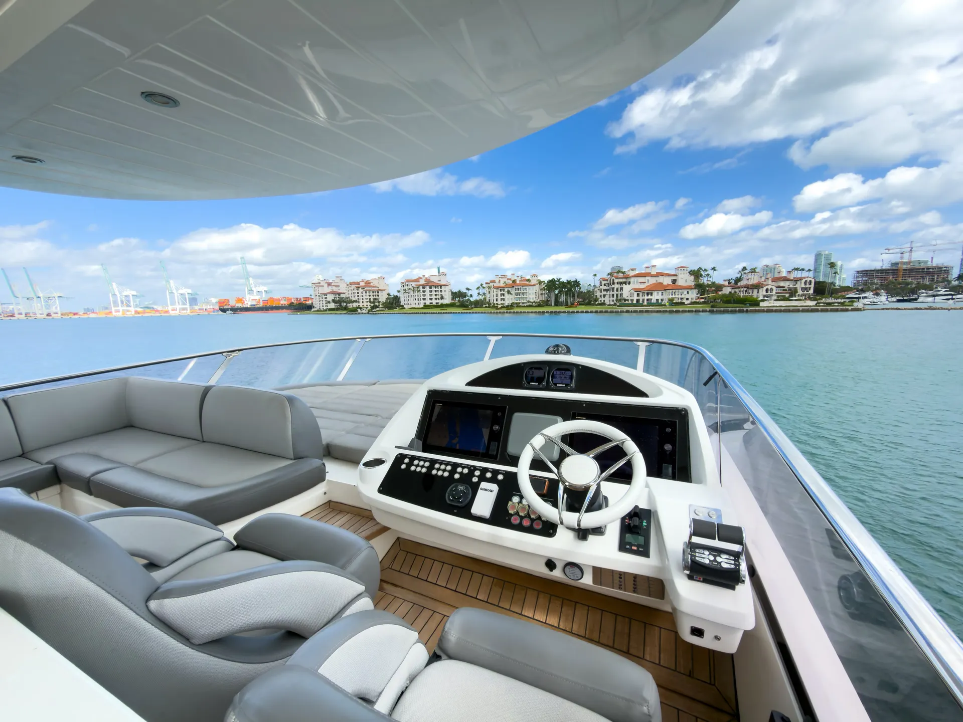 Sunseeker 80 Yacht in Miami Beach, FL — photo 7