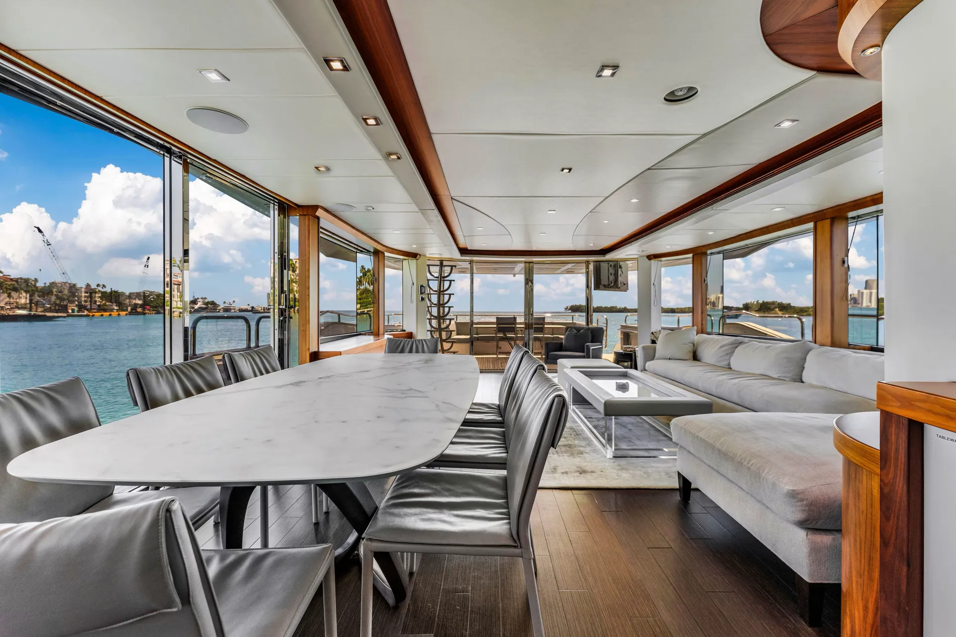 Sunseeker  96 Yacht in Miami Beach, FL — photo 10