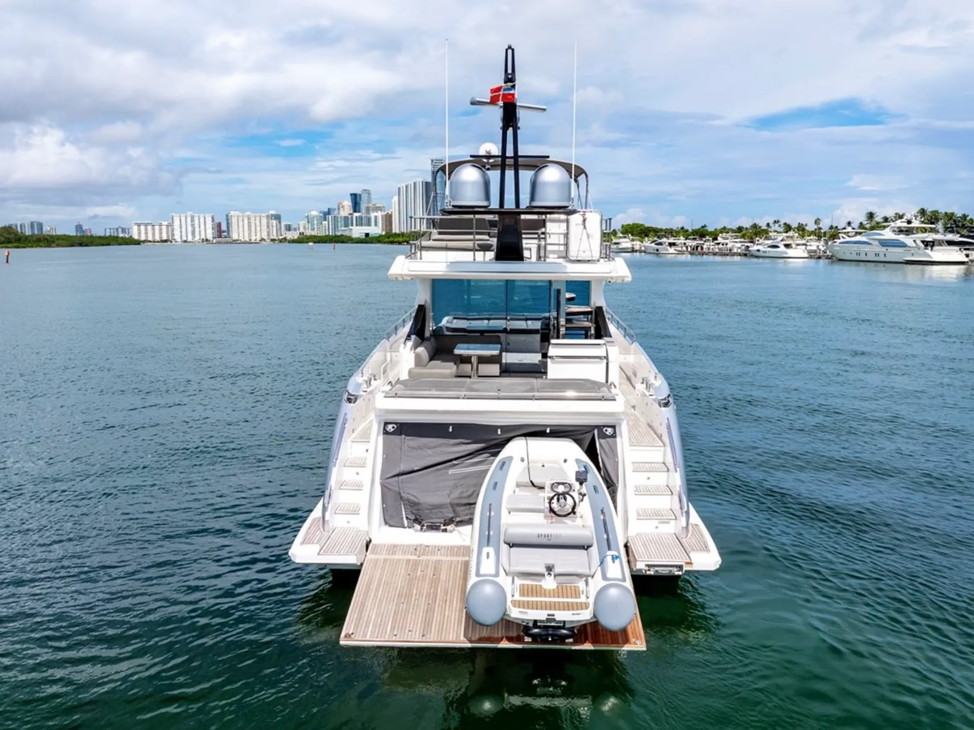 Azimut  S7 in North Bay Village, FL — photo 6