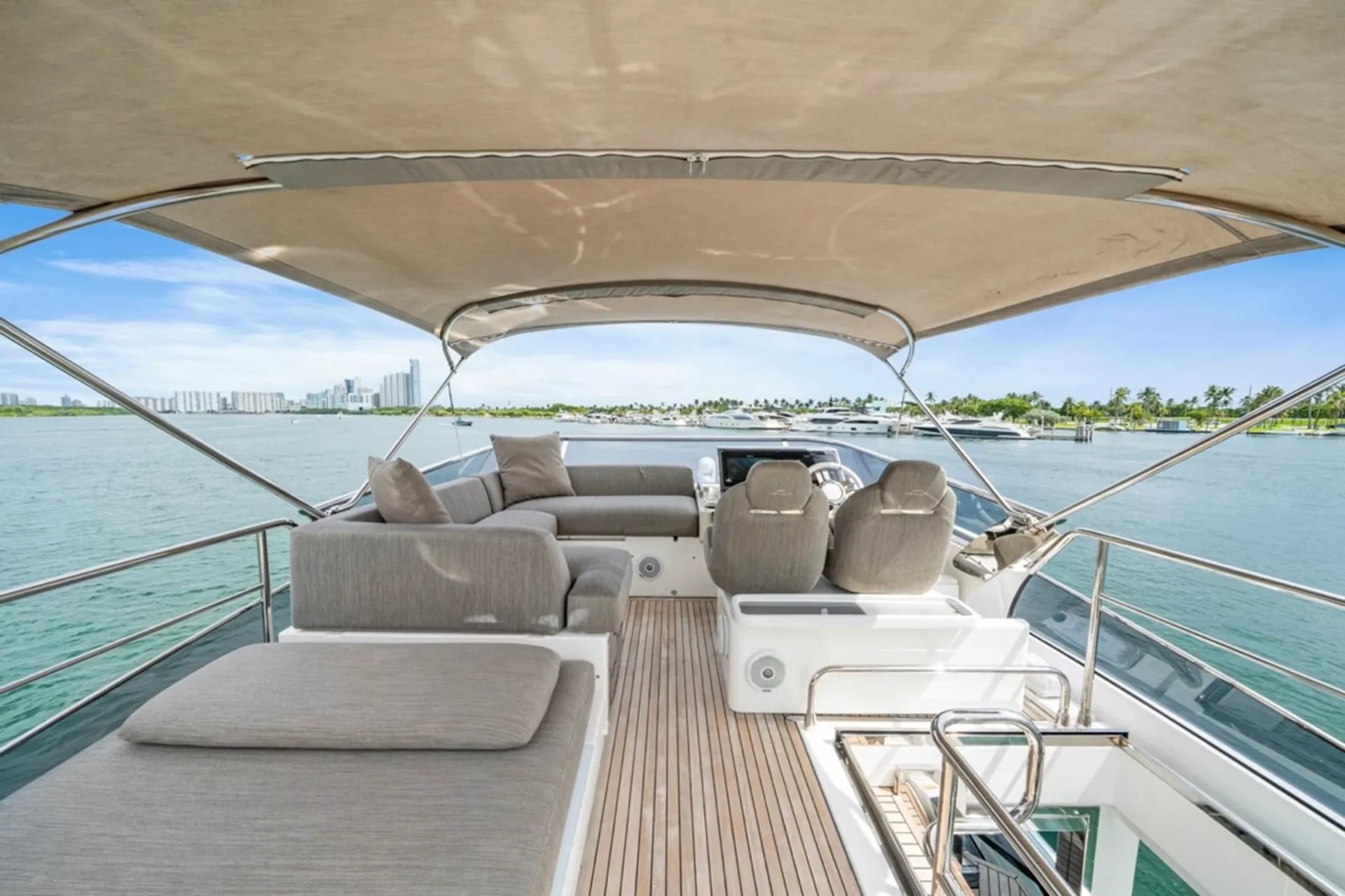 Azimut  S7 in North Bay Village, FL — photo 9