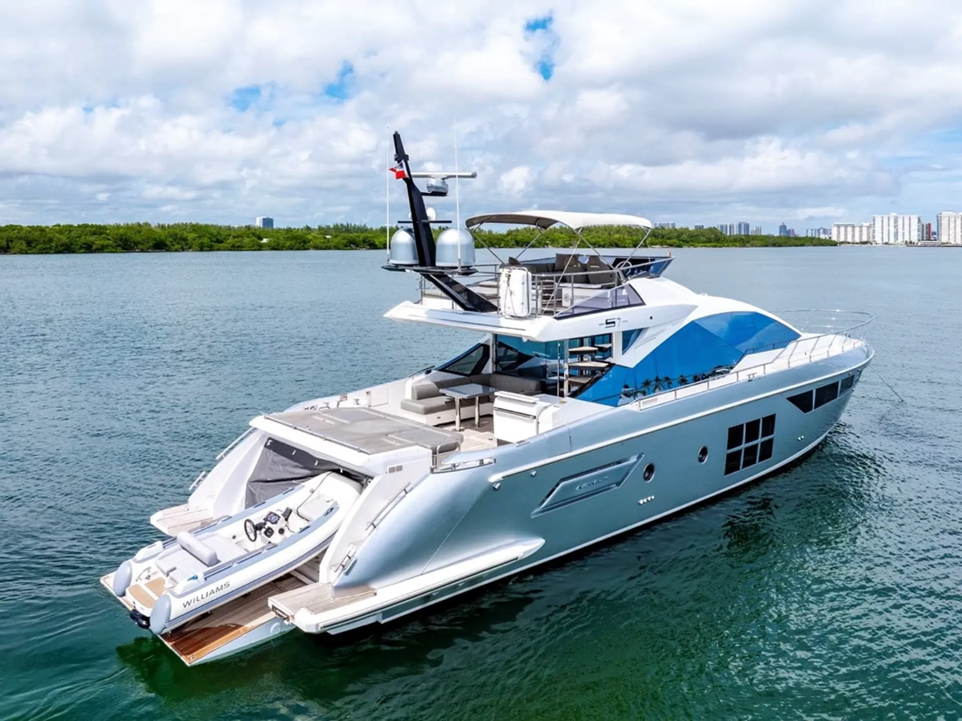 Azimut  S7 in North Bay Village, FL — photo 10