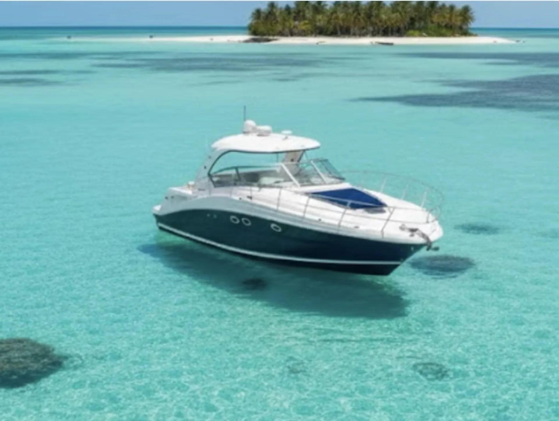 Sea Ray Sundancer 420 in Key West, FL