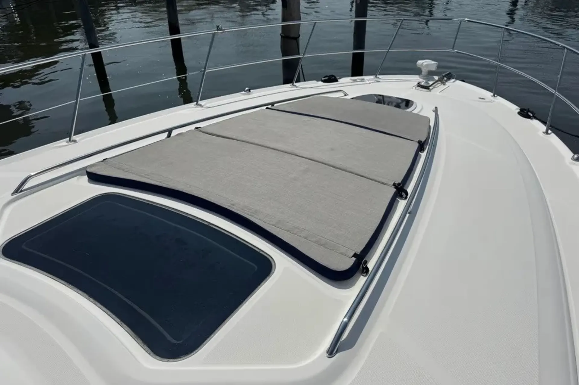 Sea Ray Sundancer 420 in Key West, FL — photo 6