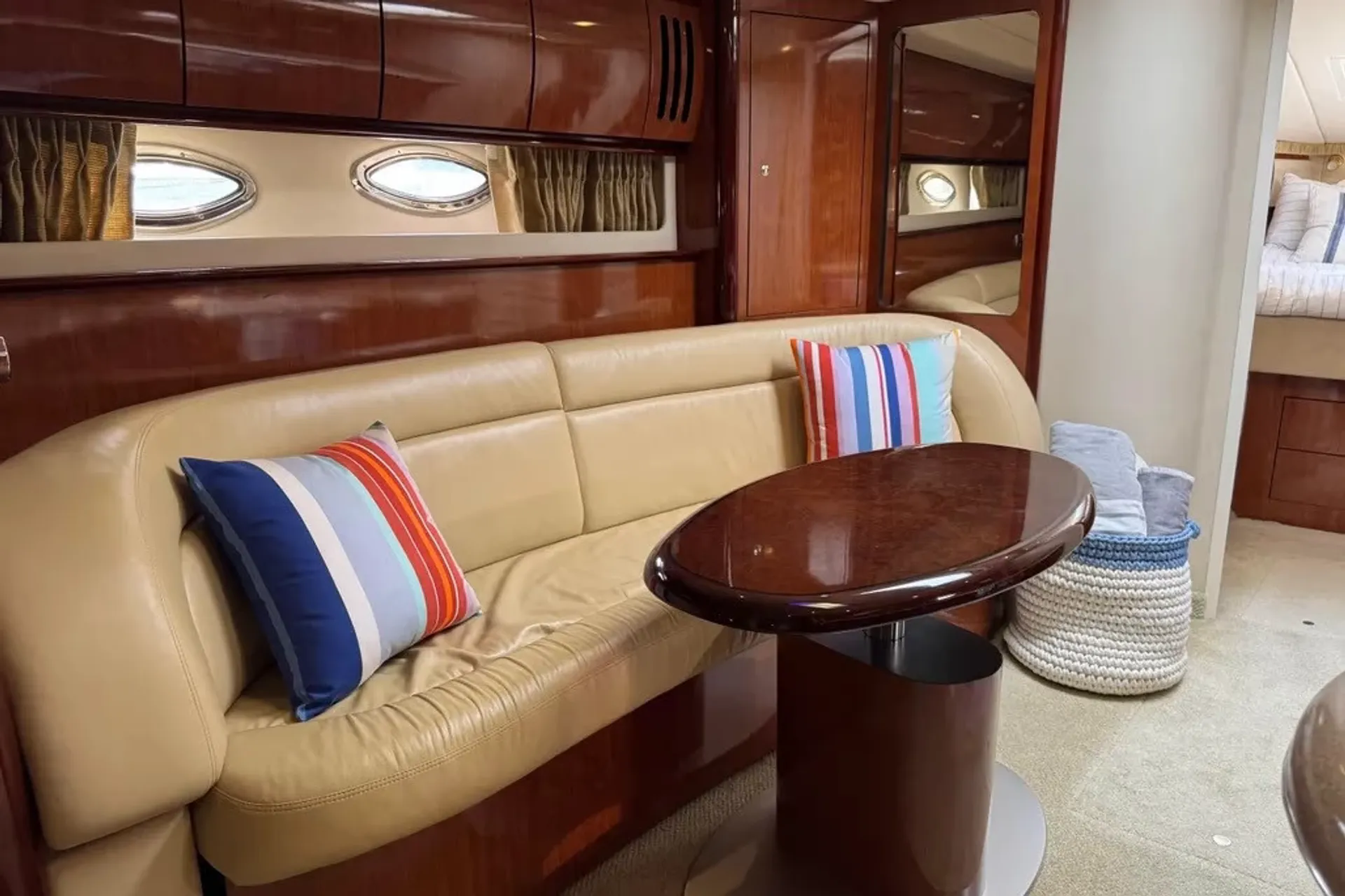 Sea Ray Sundancer 420 in Key West, FL — photo 3