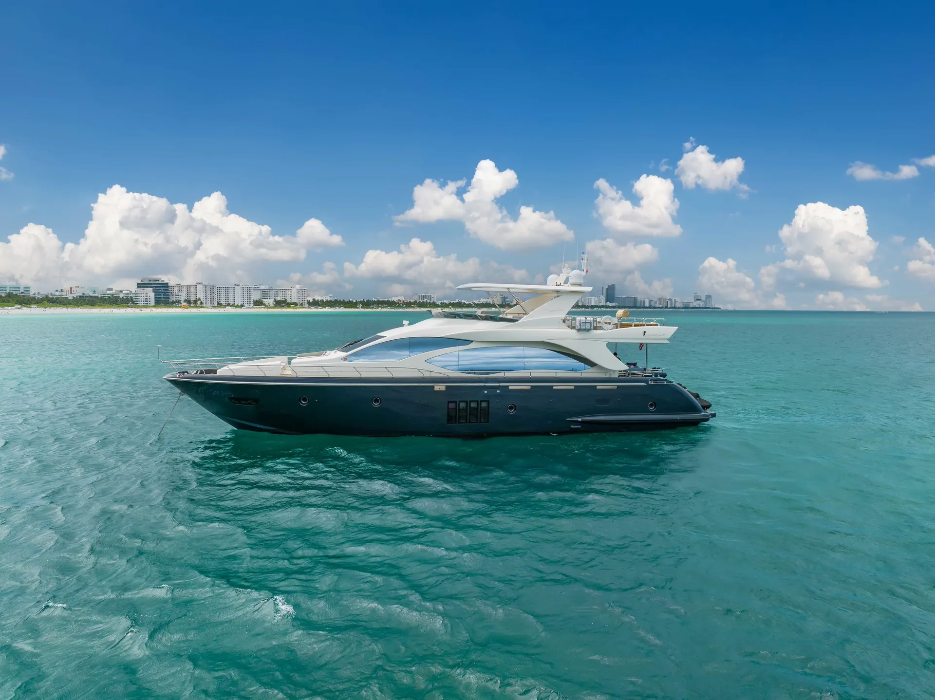 Azimut 84  Flybridge in Miami, FL — photo 4