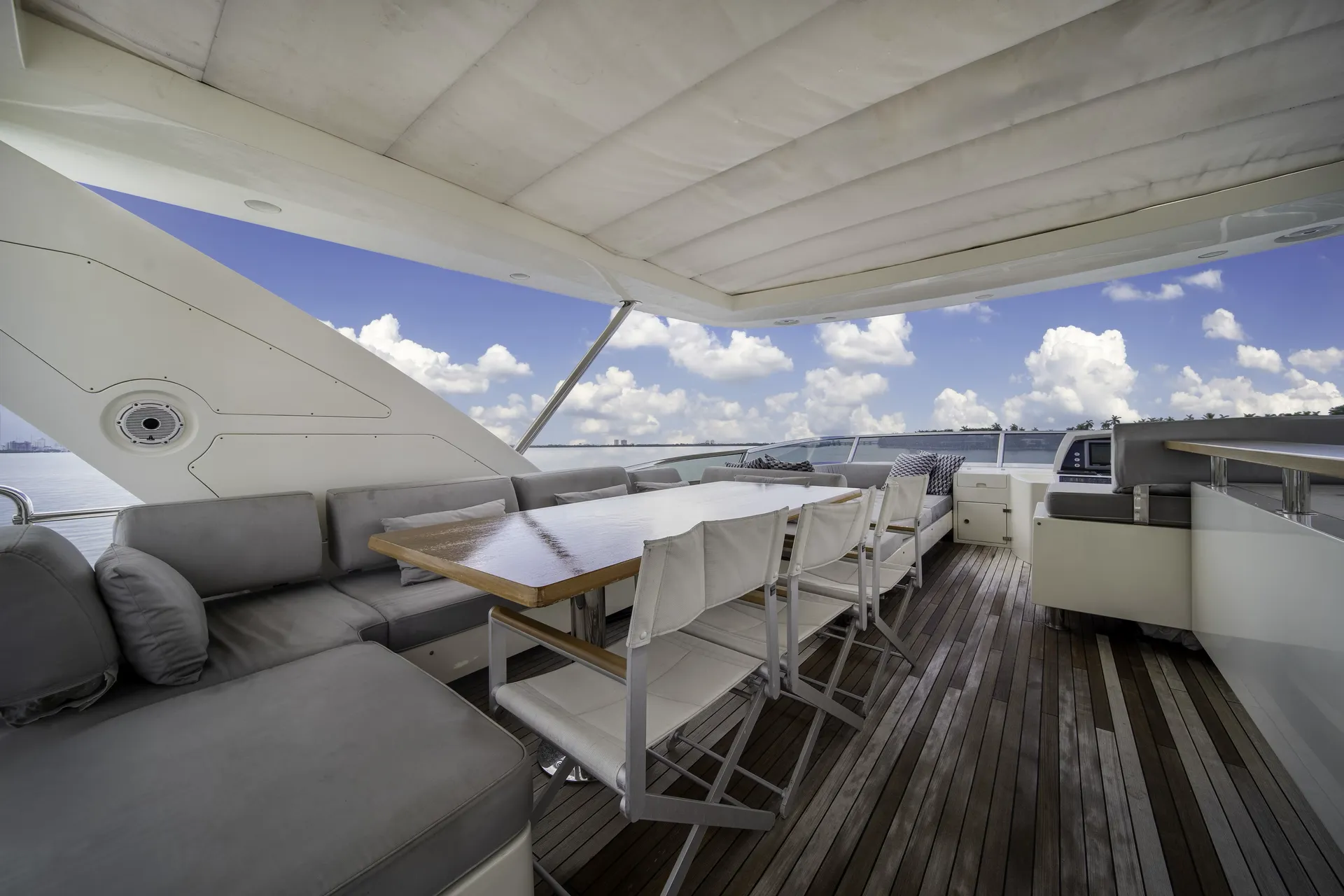 Azimut 84  Flybridge in Miami, FL — photo 5