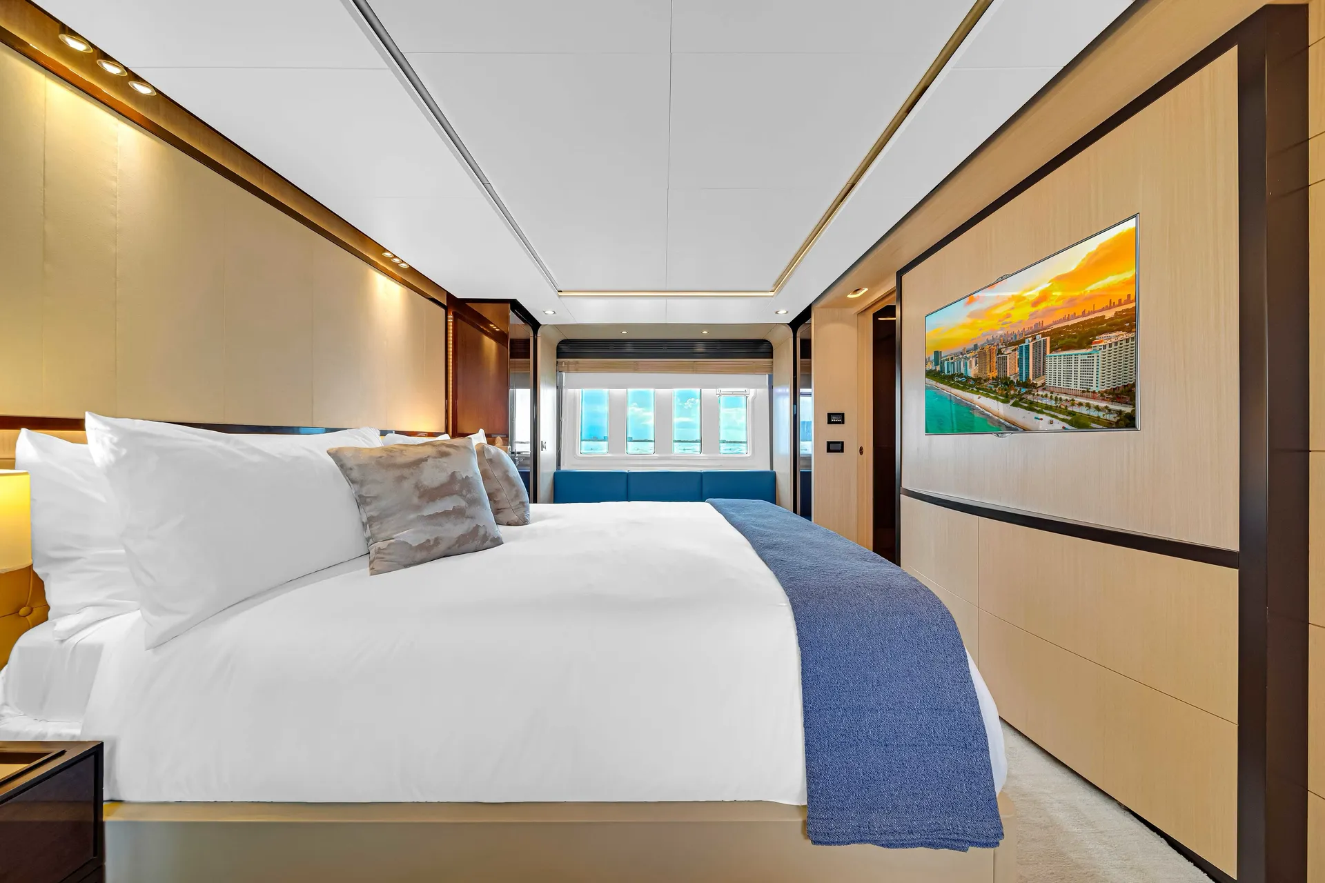 Azimut 84  Flybridge in Miami, FL — photo 7