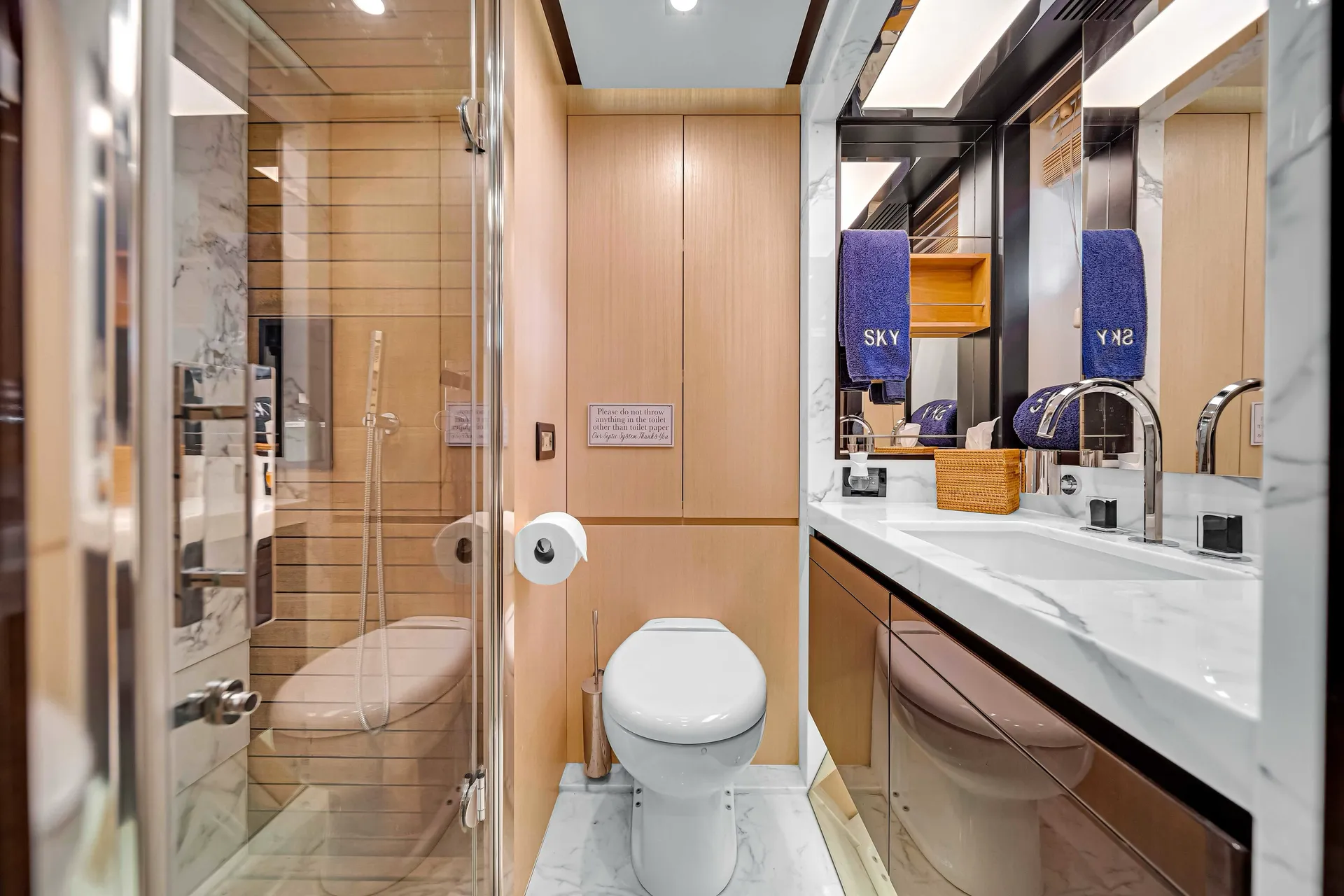 Azimut 84  Flybridge in Miami, FL — photo 10
