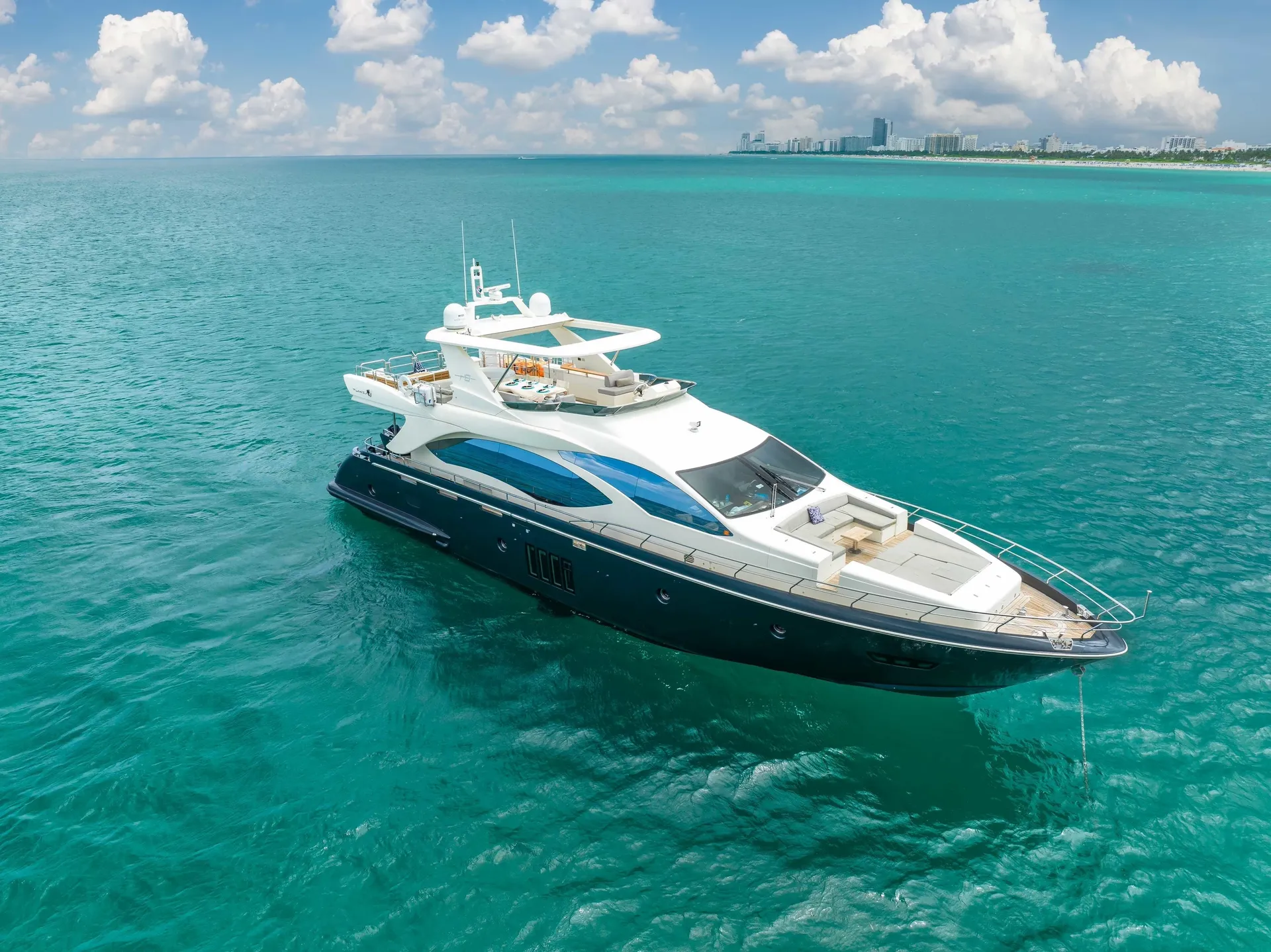 Azimut 84  Flybridge in Miami, FL