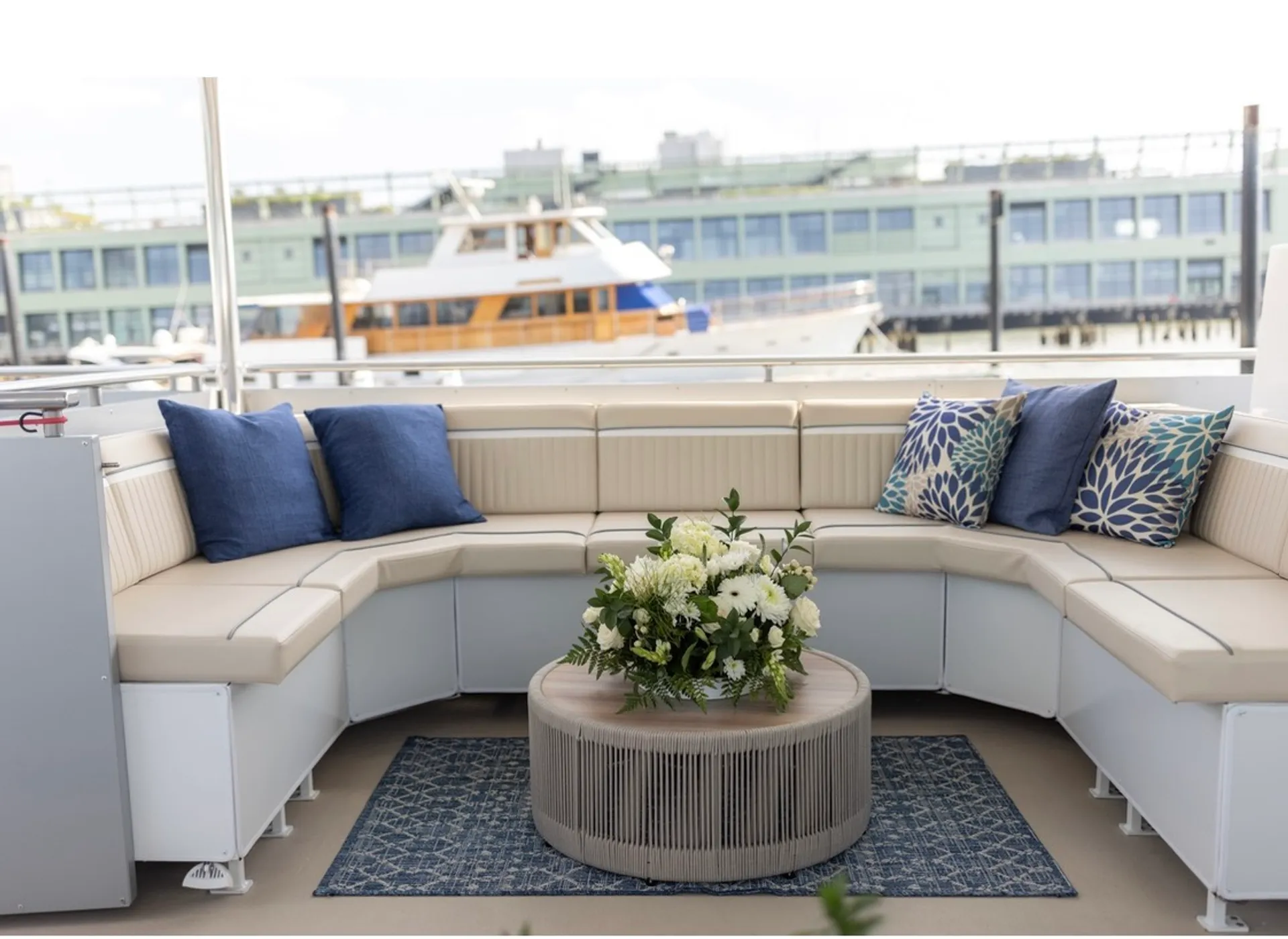 NEW!! CUSTOM LUXURY YACHT- UPSCALE LOUNGE- 25 PASS- FEMALE OWNED