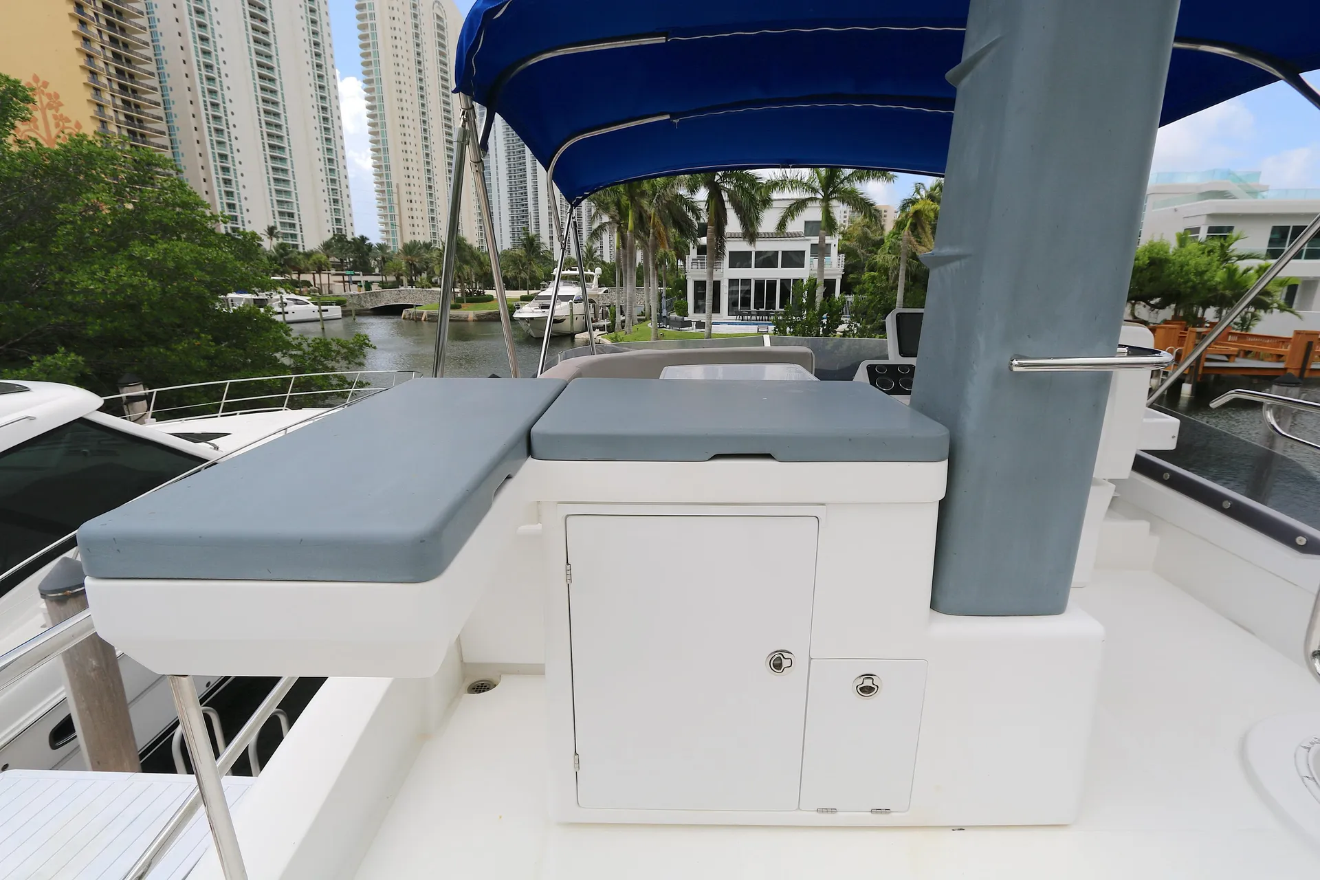 Azimut 43  Magellano in Miami Beach, FL — photo 8