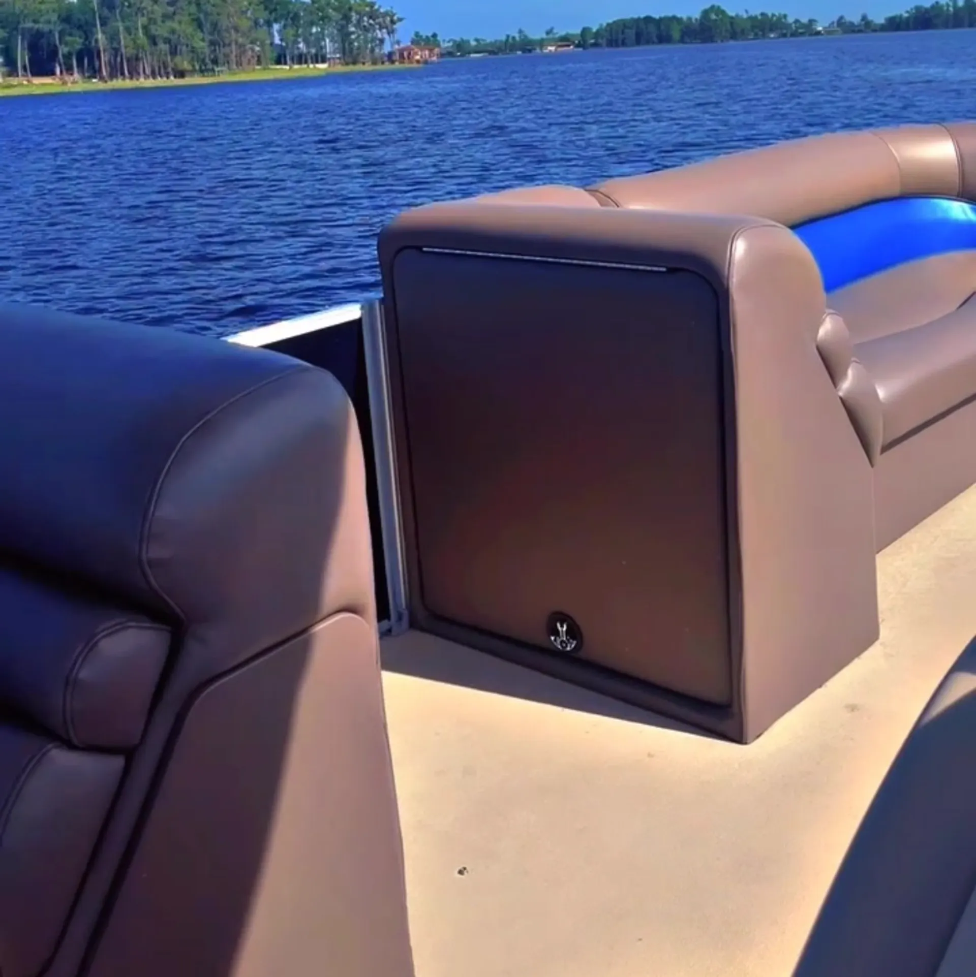Clermont FL Chain of Lakes 24ft pontoon boat that fits 13 passengers!