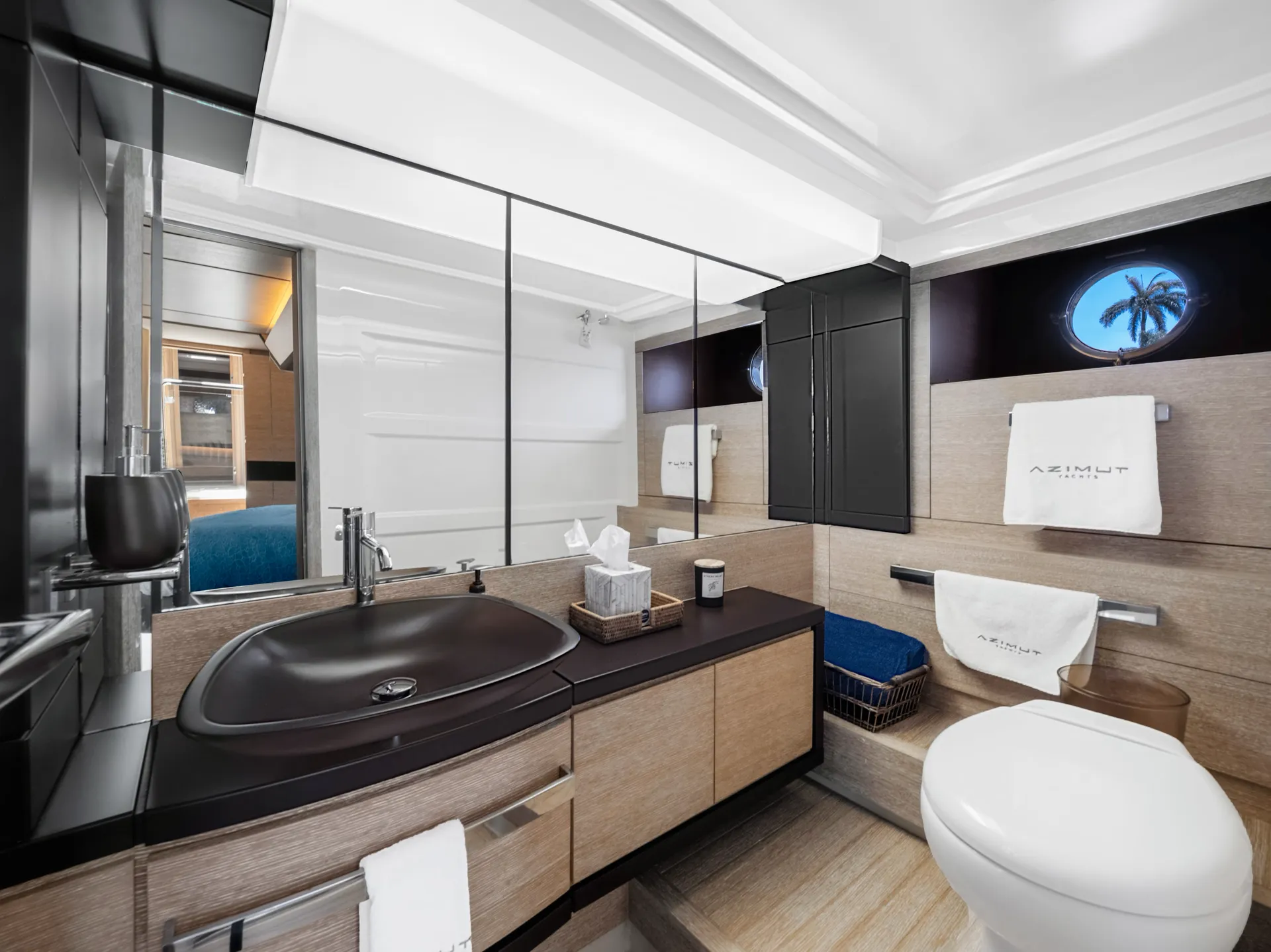 Azimut  64 Flybridge in Fort Lauderdale, FL — photo 2