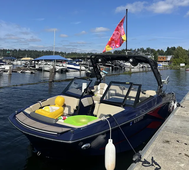 Rent a Heyday Wake Boats bow rider in Bellevue, WA near me