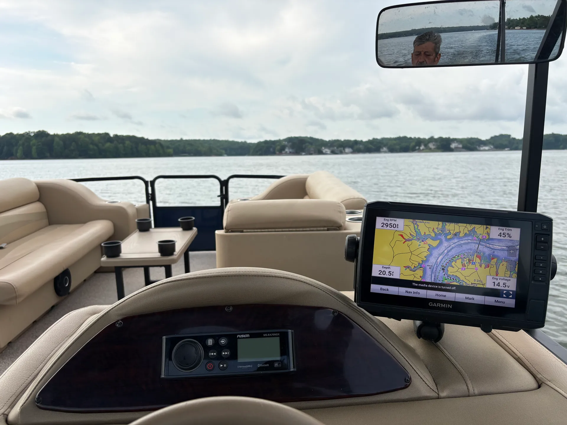 LakeWylieCruzin#1- Includes Gas/Ice/Floats-Deliver to Homes with Docks