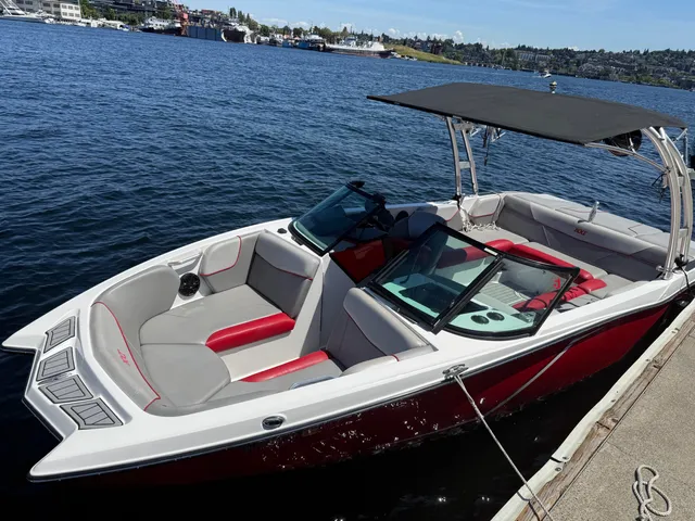 Rent a Mastercraft Boats ski and wakeboard in Seattle, WA near me