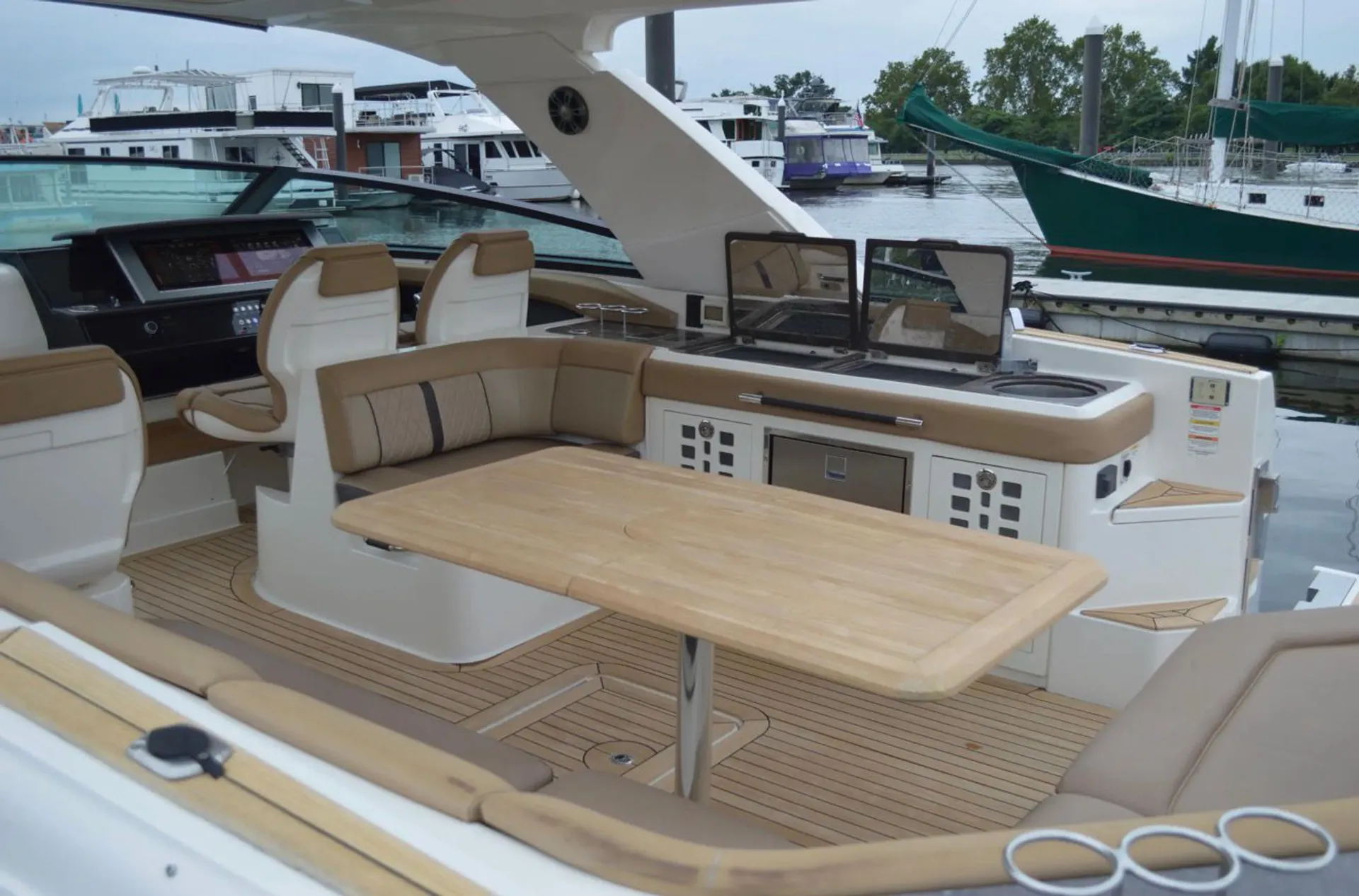 SEA RAY BOATS SLX 400 in Washington, DC — photo 5