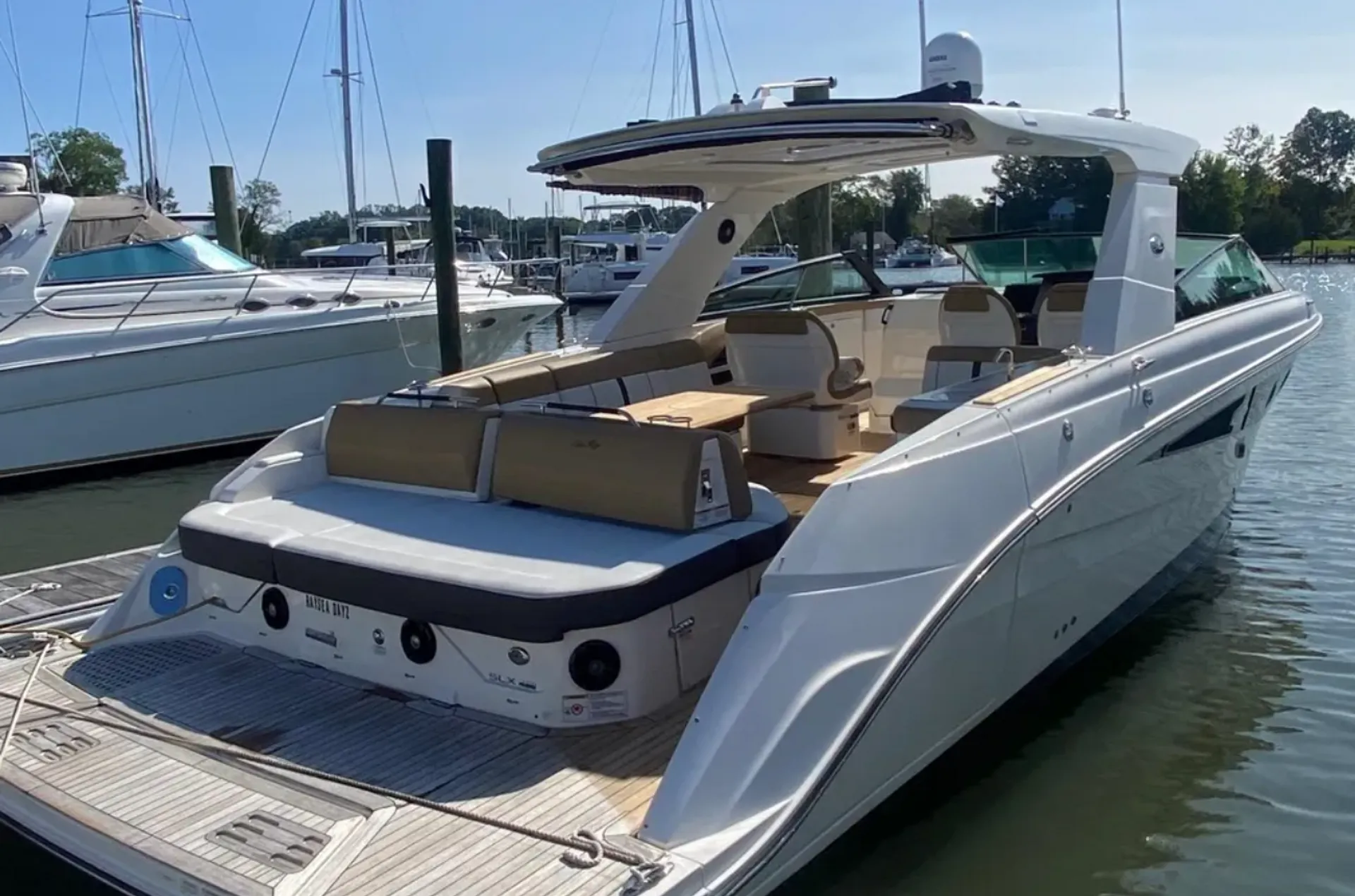 SEA RAY BOATS SLX 400 in Washington, DC — photo 2