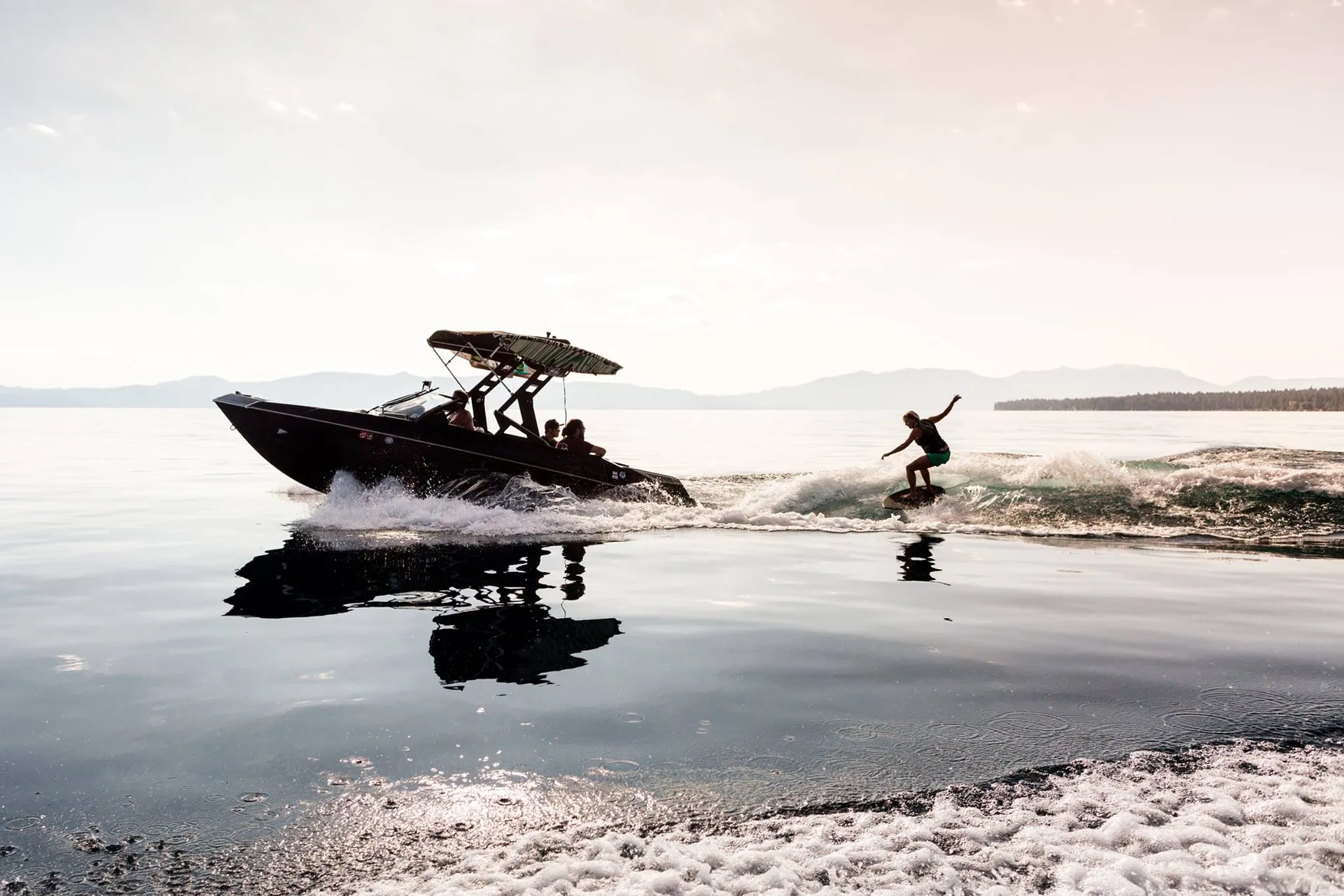 AXIS WAKE RESEARCH T22 W/TRAILER in Carnelian Bay, CA — photo 2